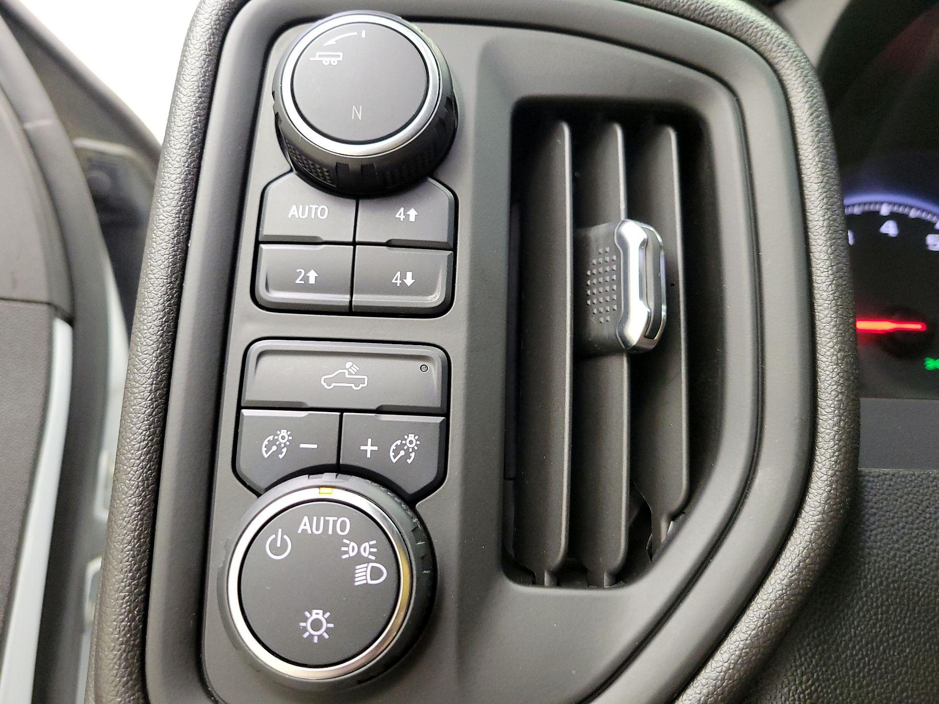 Thumbnail: 2021 Chevrolet Silverado 1500 - 13