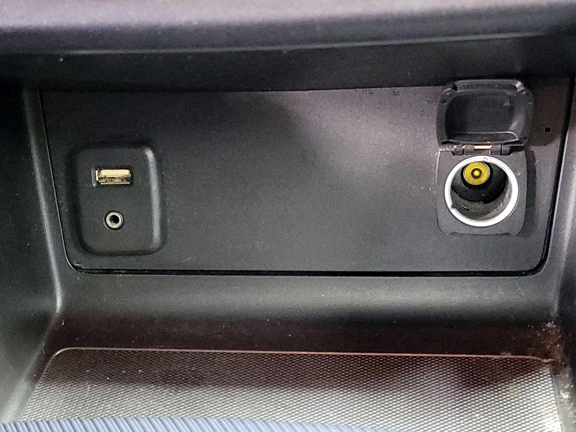 Thumbnail: 2015 Chevrolet Colorado - 18