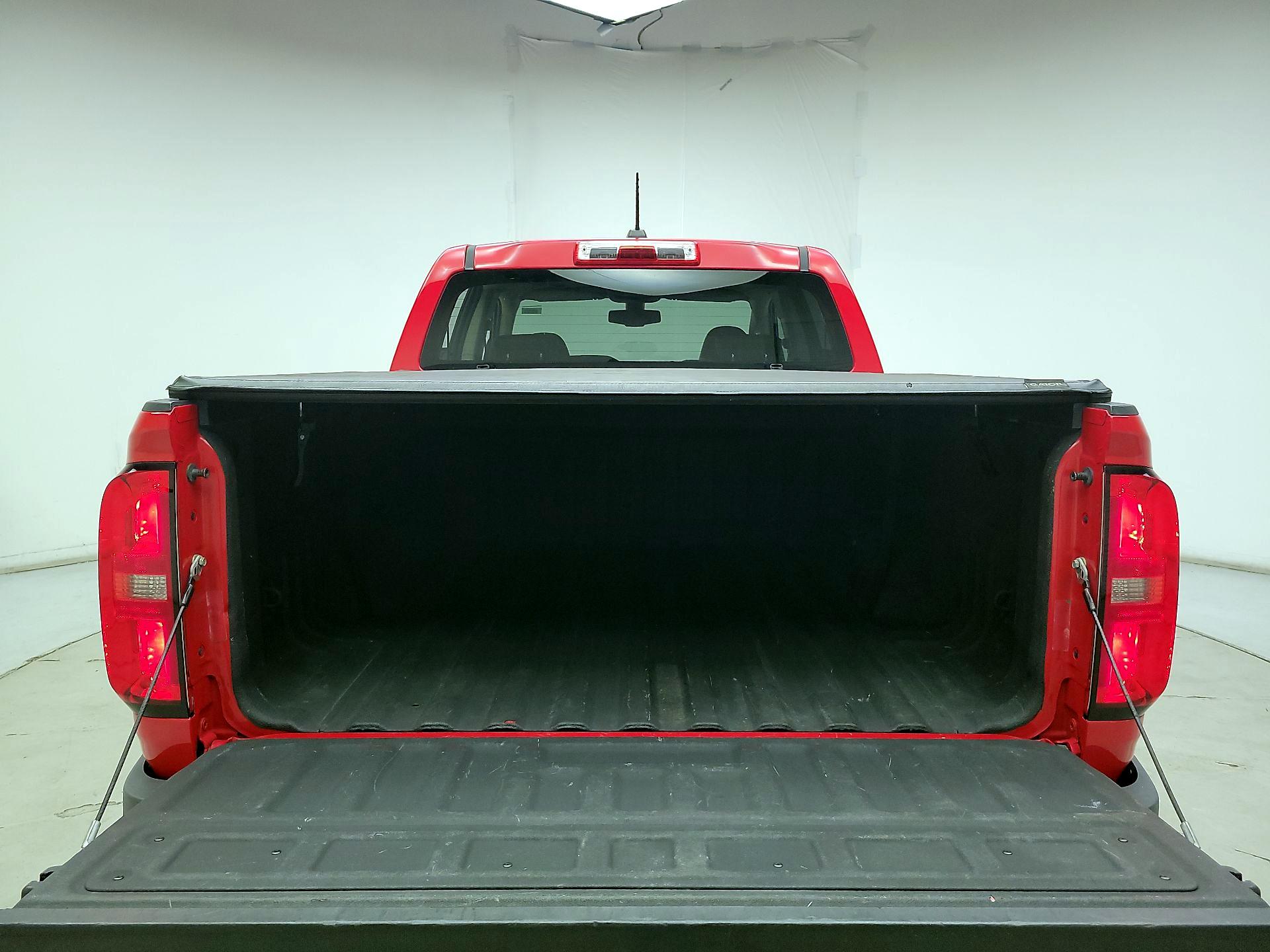 Thumbnail: 2015 Chevrolet Colorado - 20