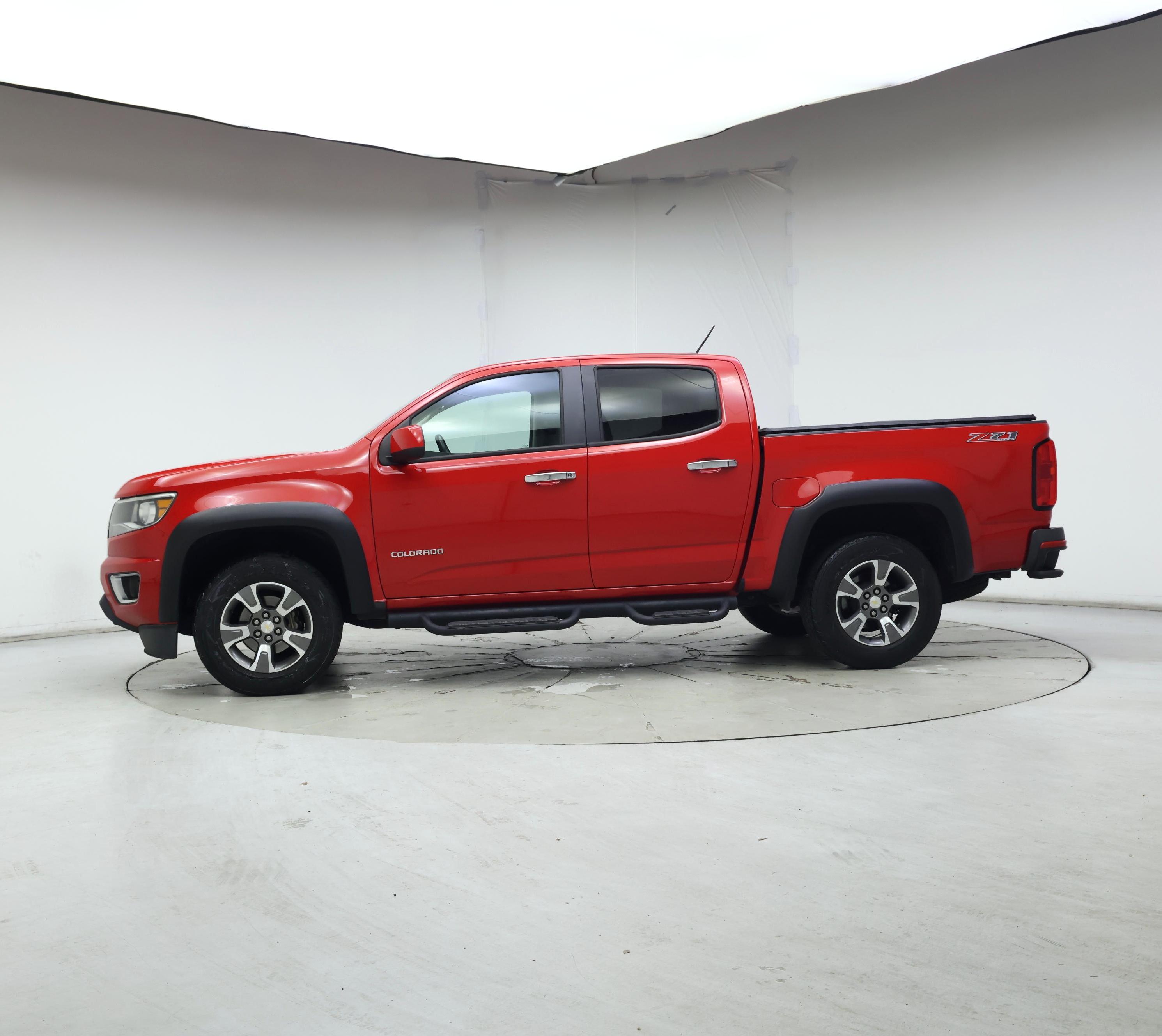 Thumbnail: 2015 Chevrolet Colorado - 3