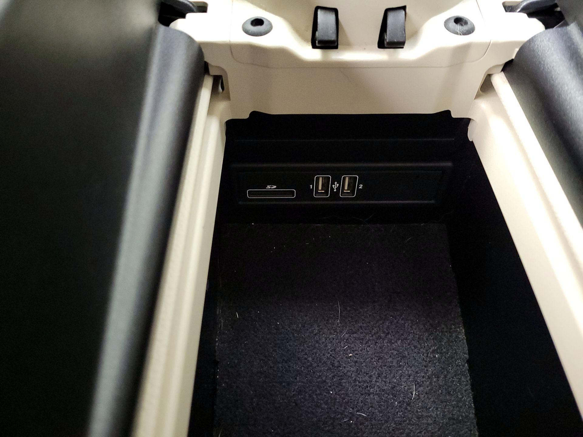 Thumbnail: 2018 Mercedes-Benz E-Class - 18