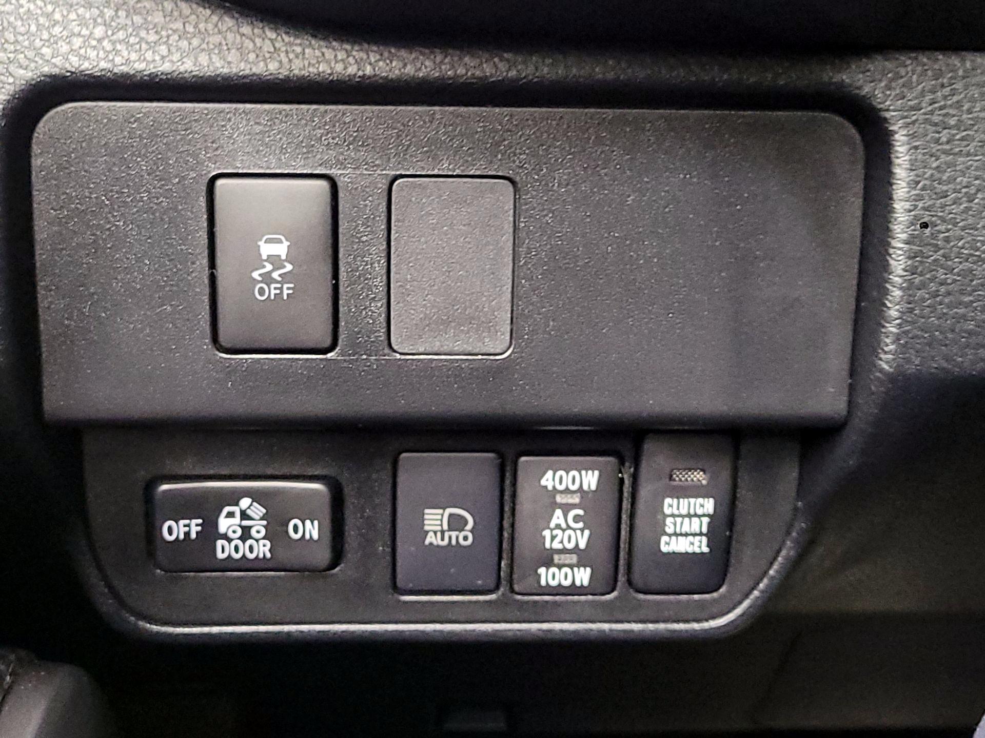 Thumbnail: 2020 Toyota Tacoma - 13