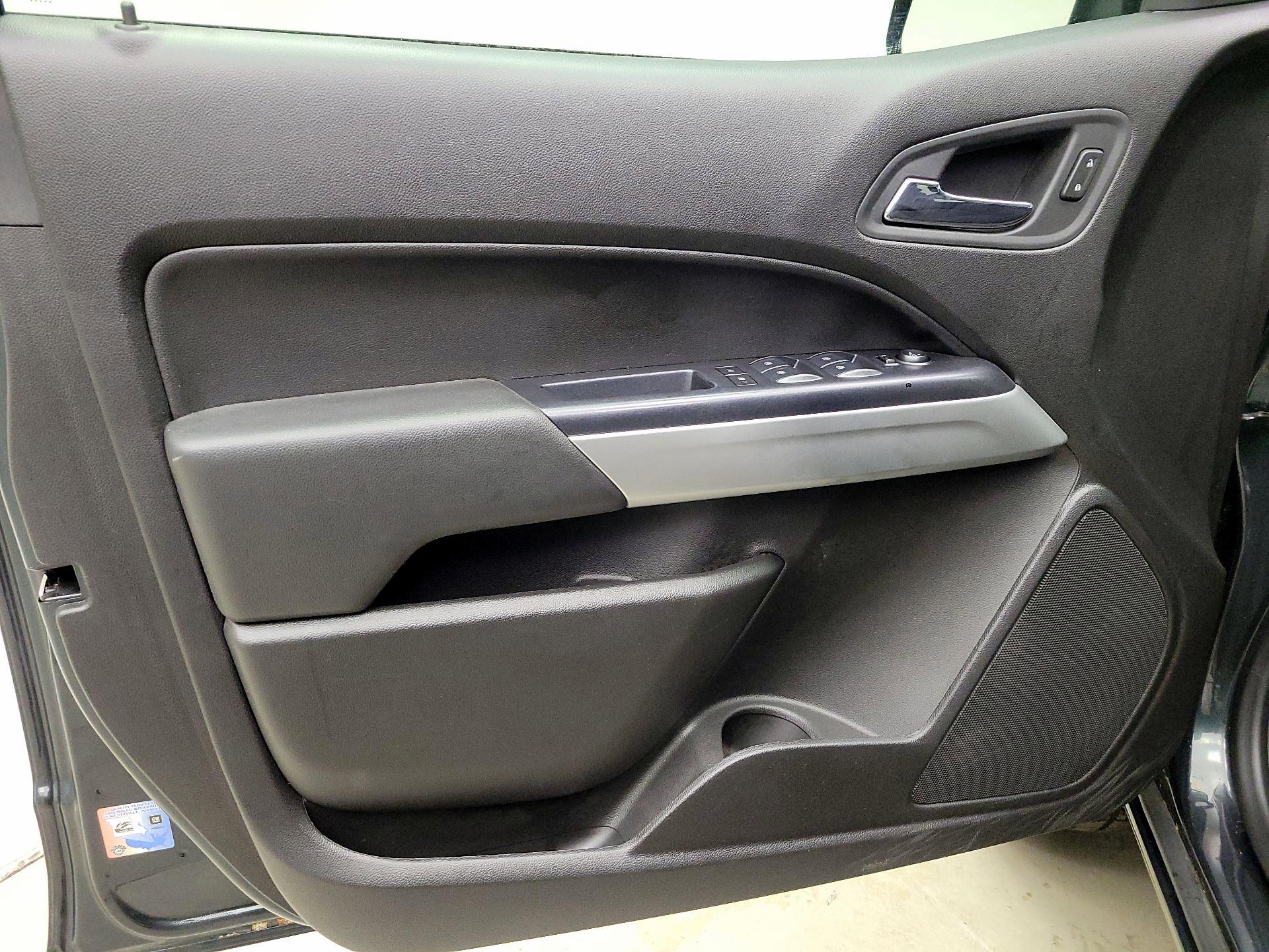 Thumbnail: 2017 Chevrolet Colorado - 12