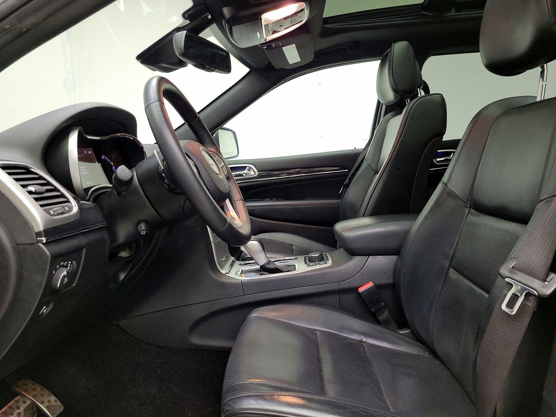 Thumbnail: 2016 Jeep Grand Cherokee - 11