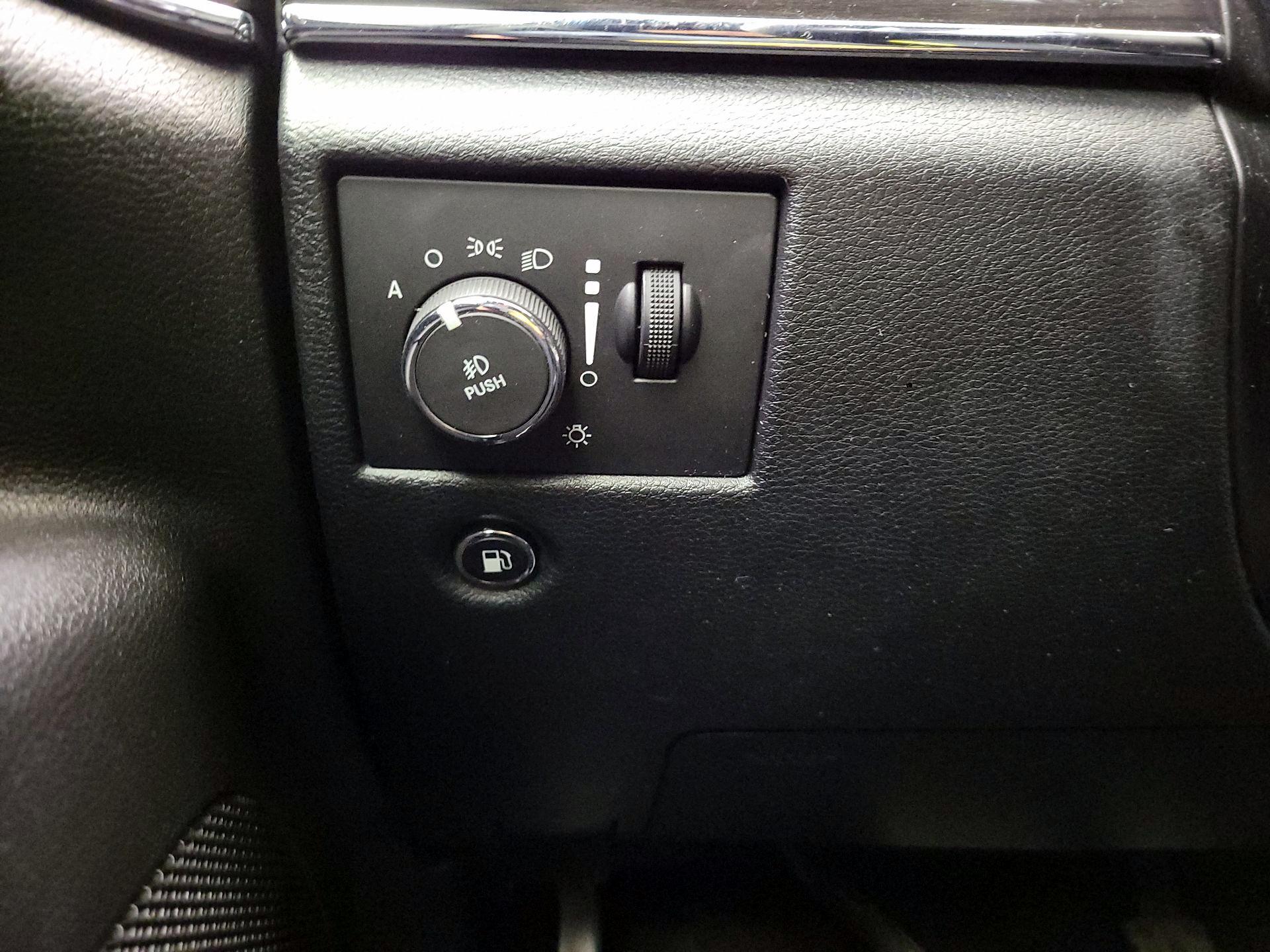 Thumbnail: 2016 Jeep Grand Cherokee - 13