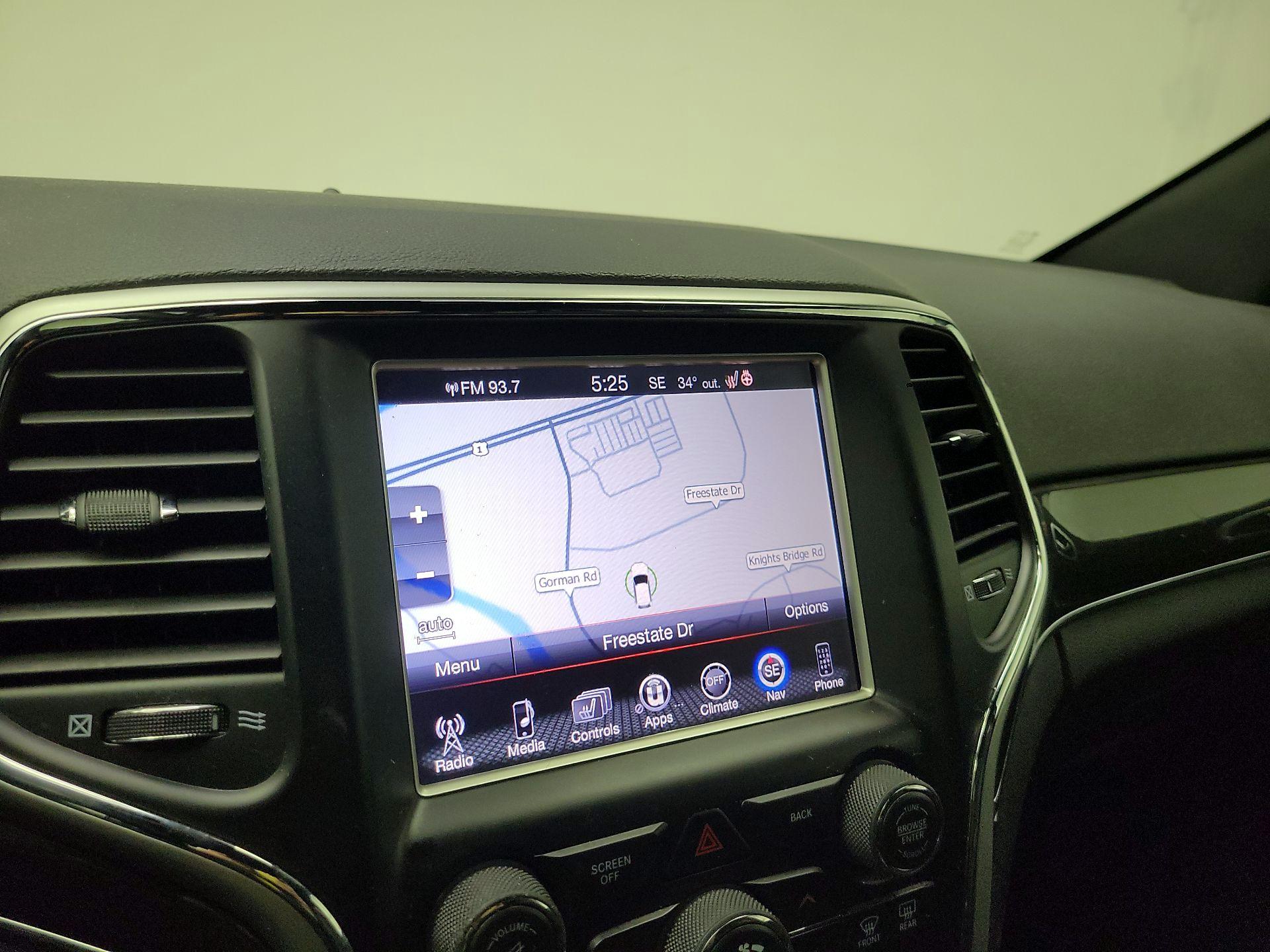 Thumbnail: 2016 Jeep Grand Cherokee - 14