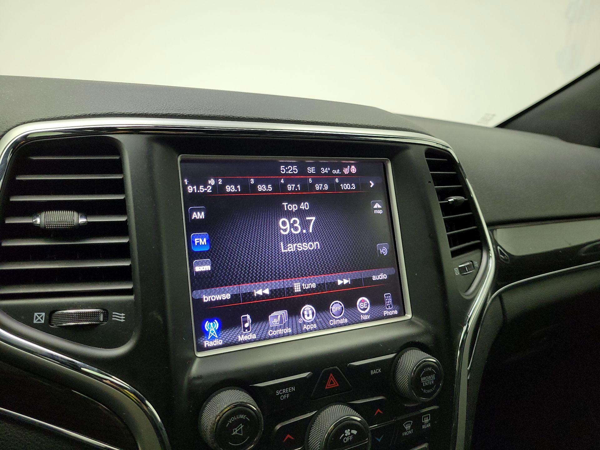 Thumbnail: 2016 Jeep Grand Cherokee - 16