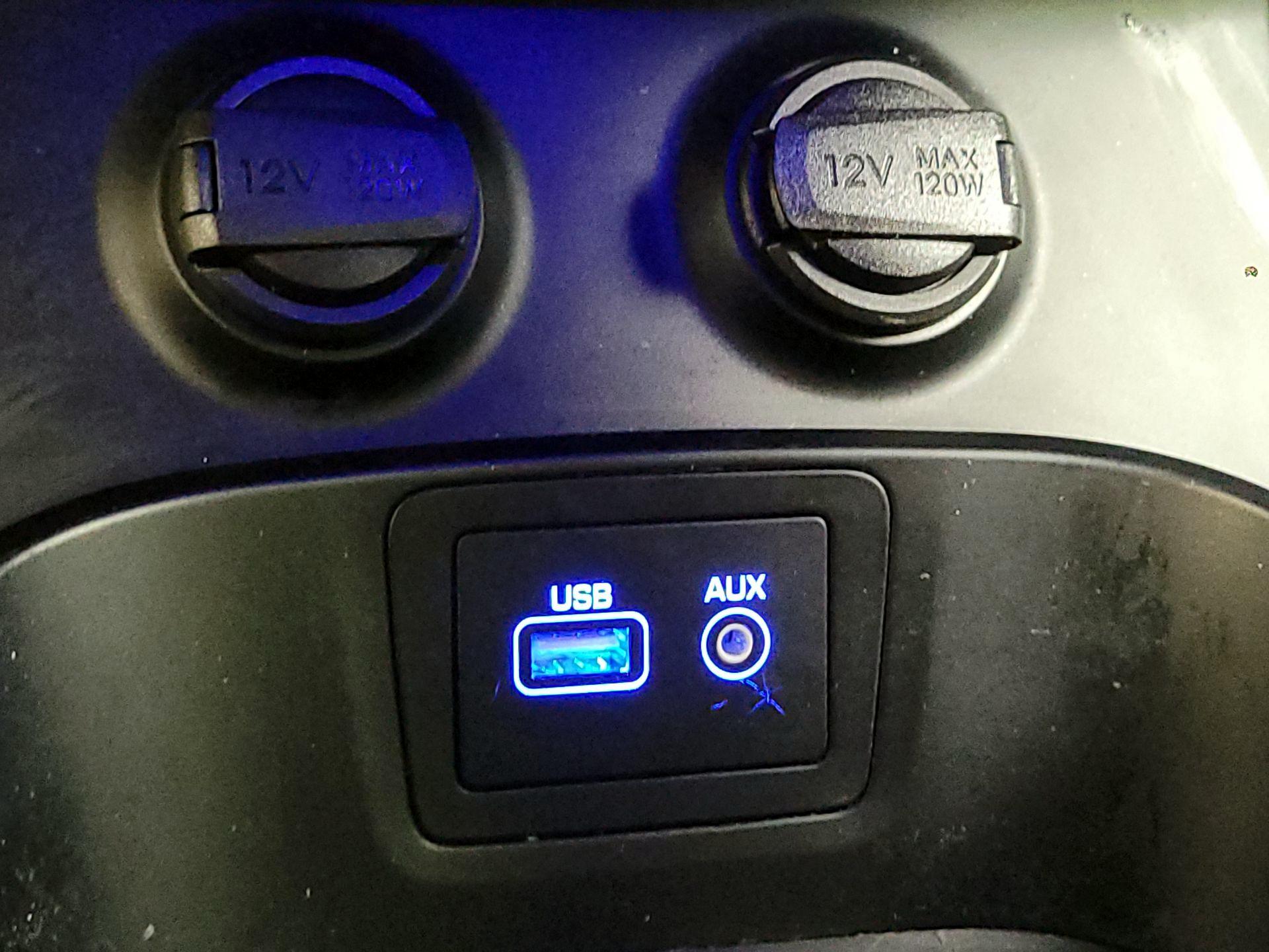 Thumbnail: 2017 Hyundai Santa Fe - 19