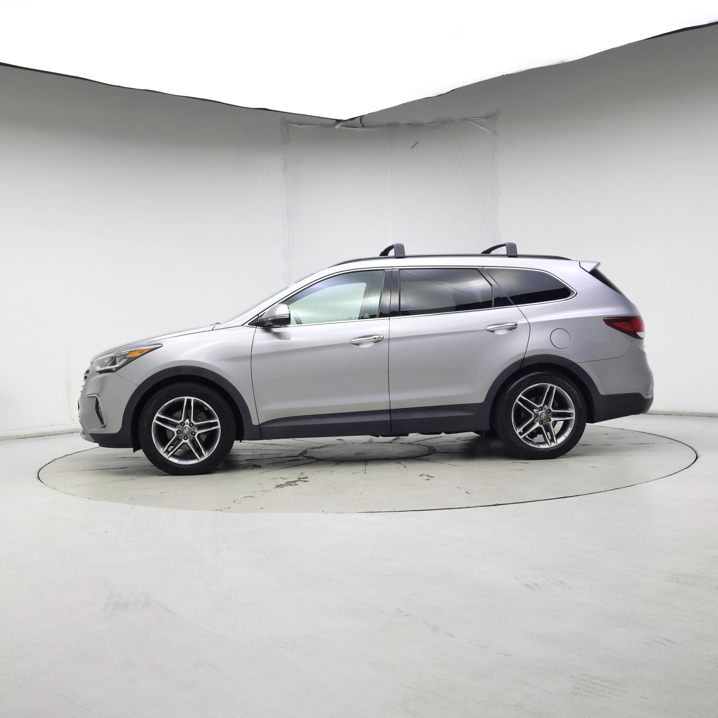 Thumbnail: 2017 Hyundai Santa Fe - 3