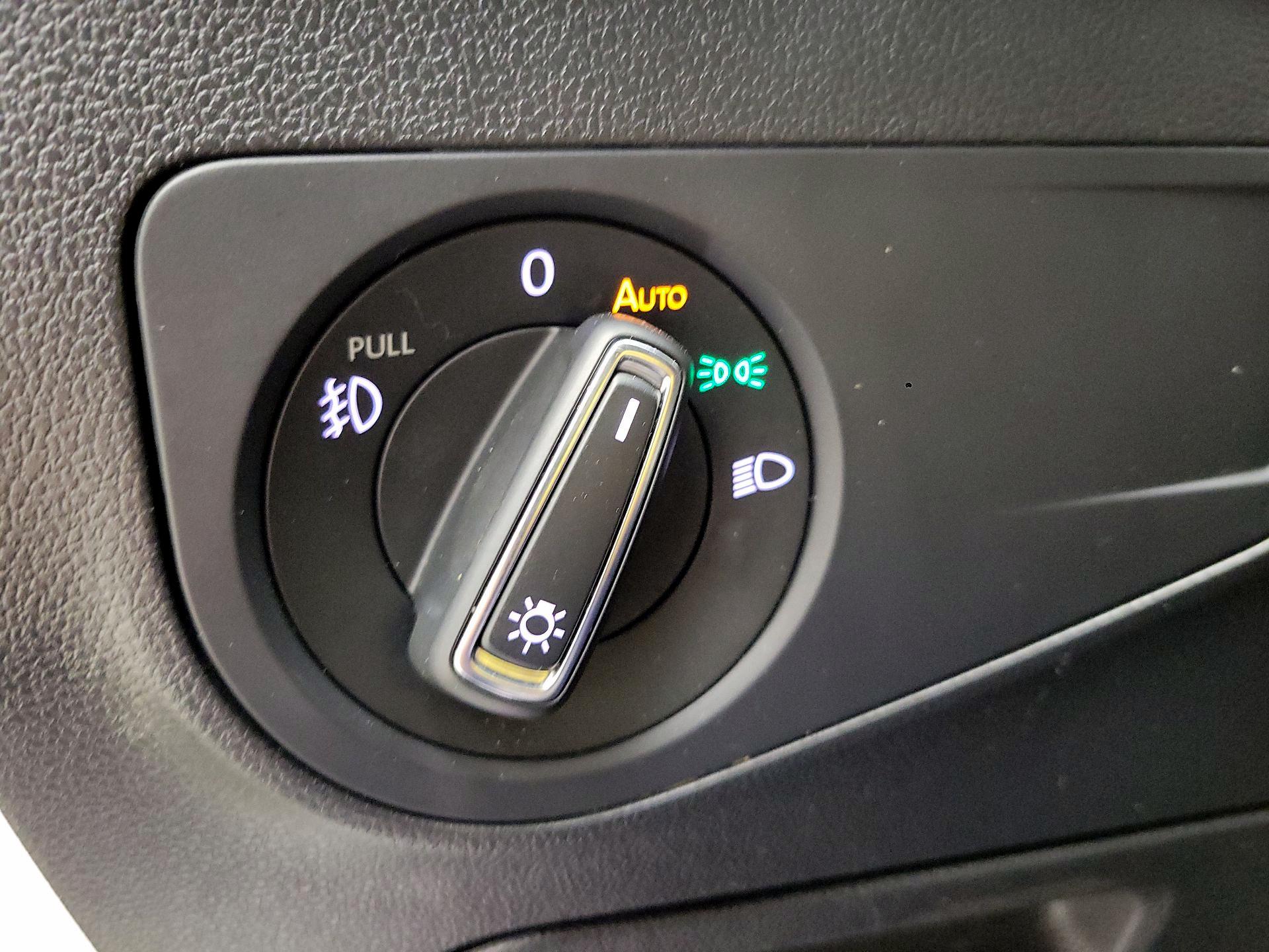 Thumbnail: 2021 Volkswagen Tiguan - 13