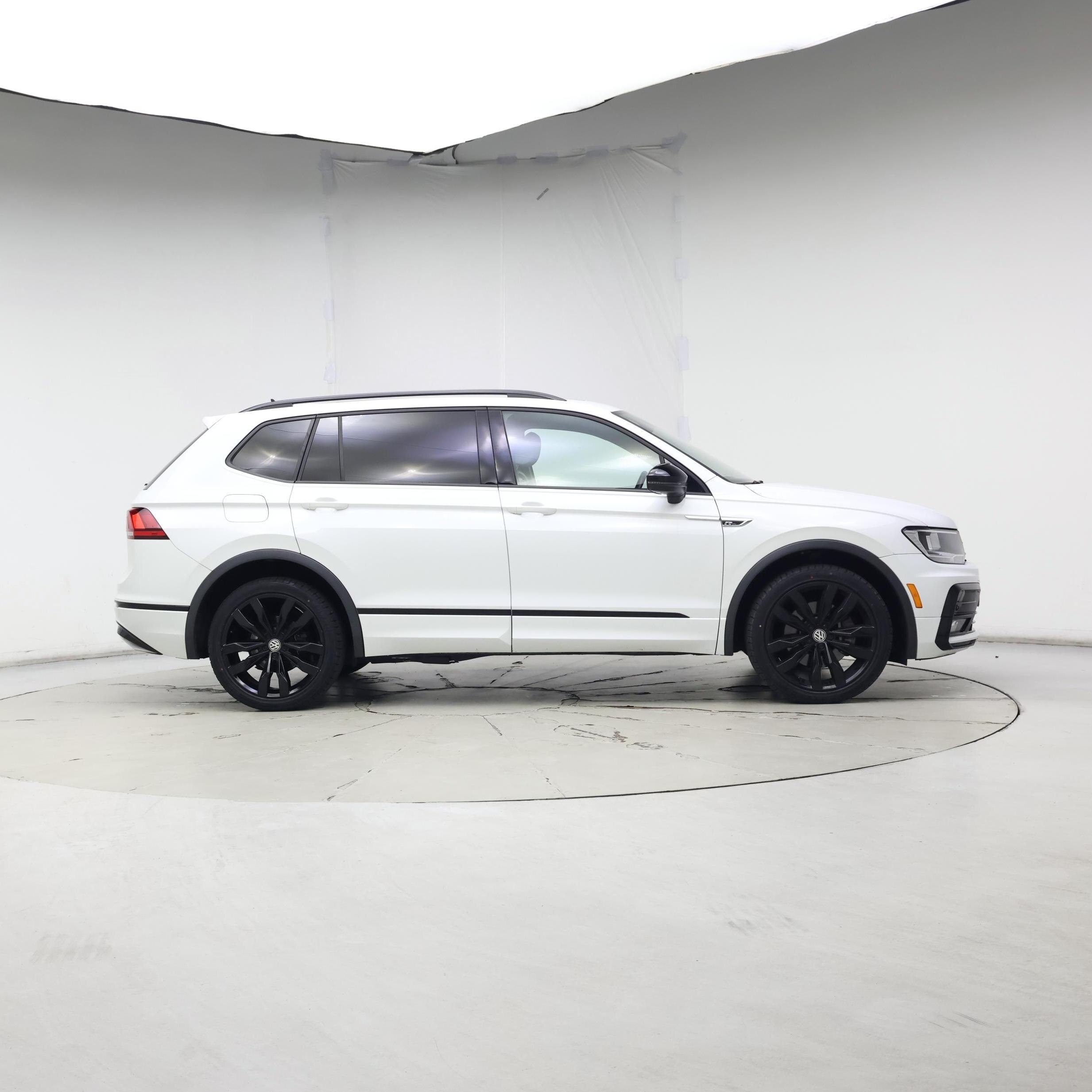 Thumbnail: 2021 Volkswagen Tiguan - 7