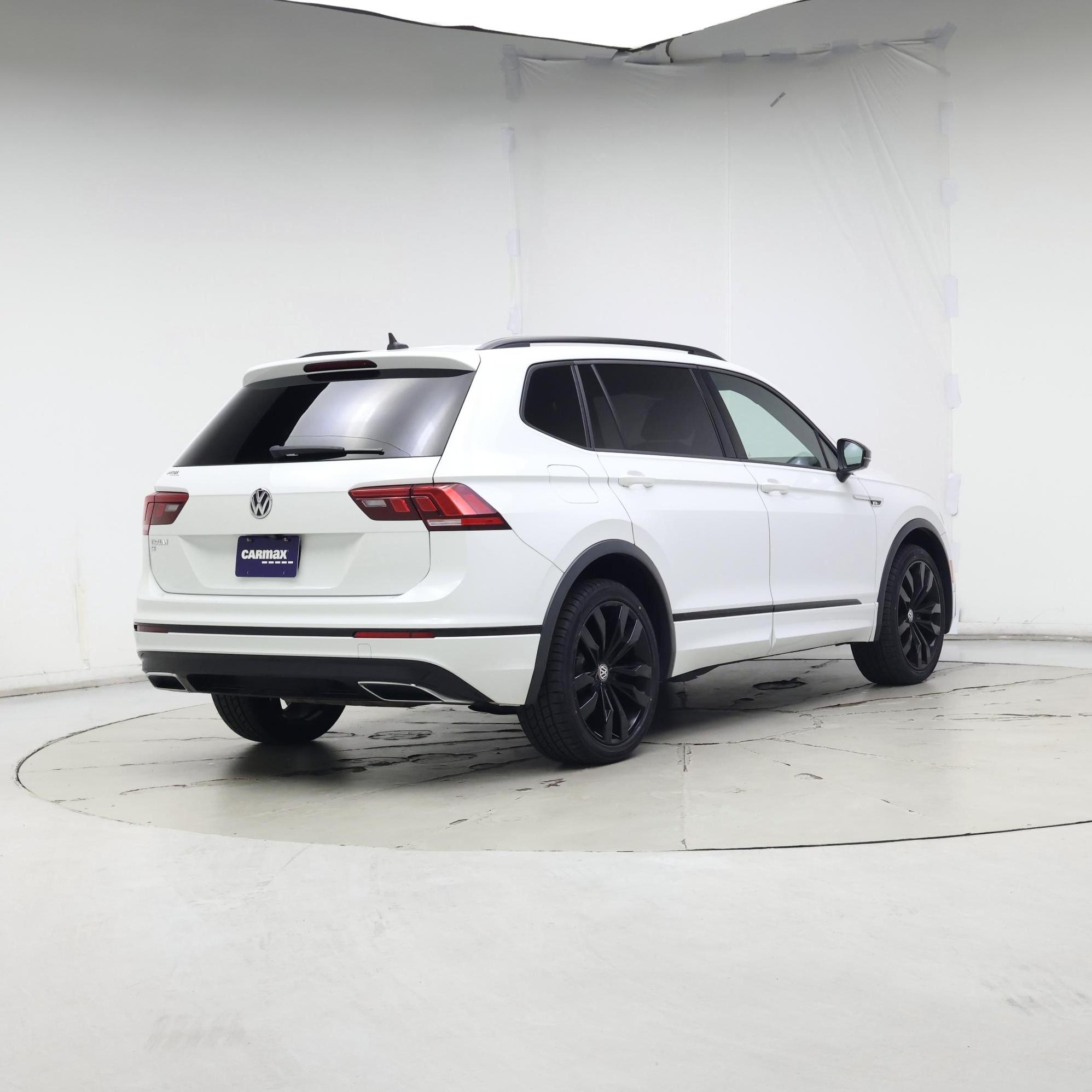 Thumbnail: 2021 Volkswagen Tiguan - 8