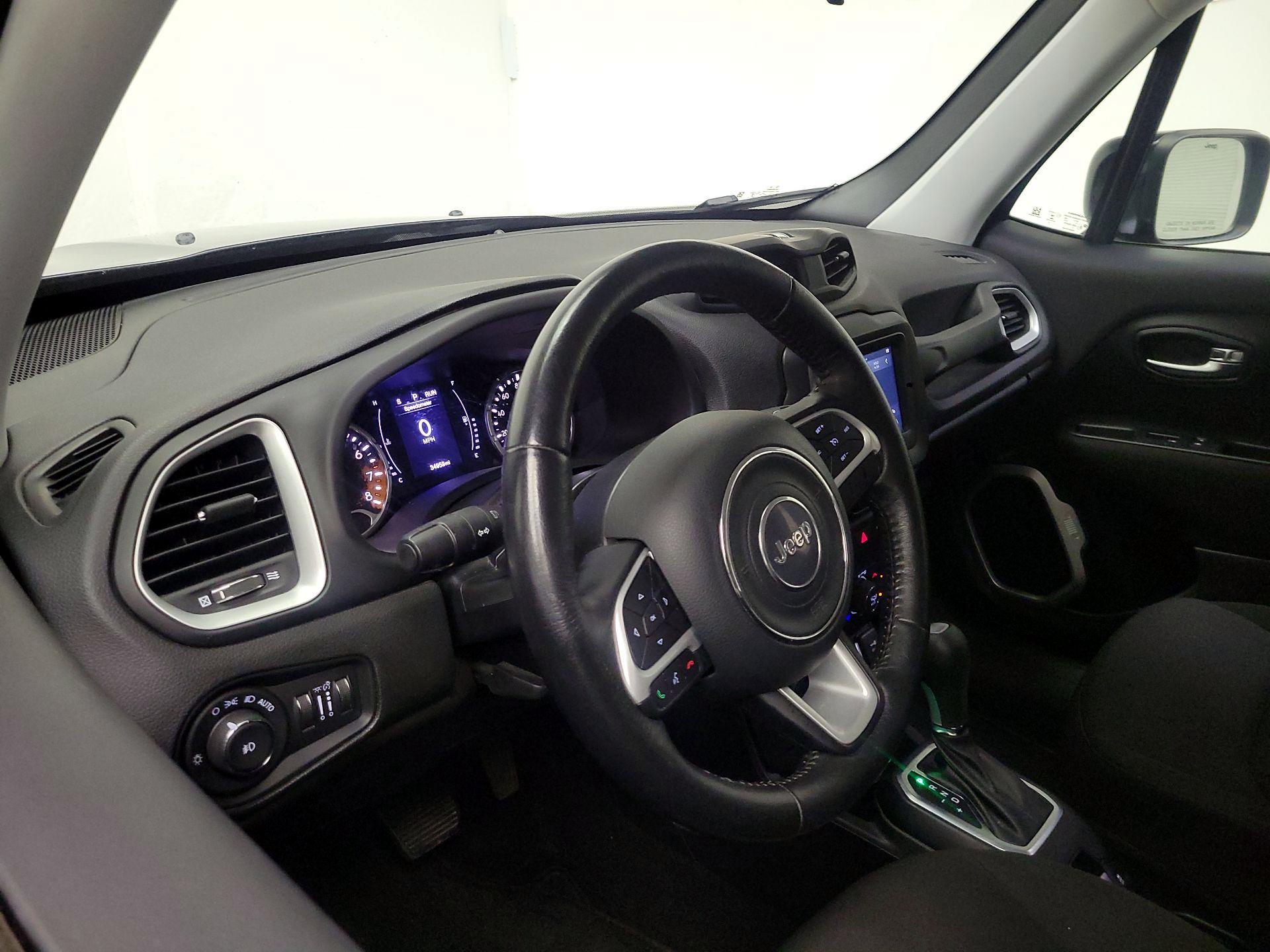 Thumbnail: 2018 Jeep Renegade - 9