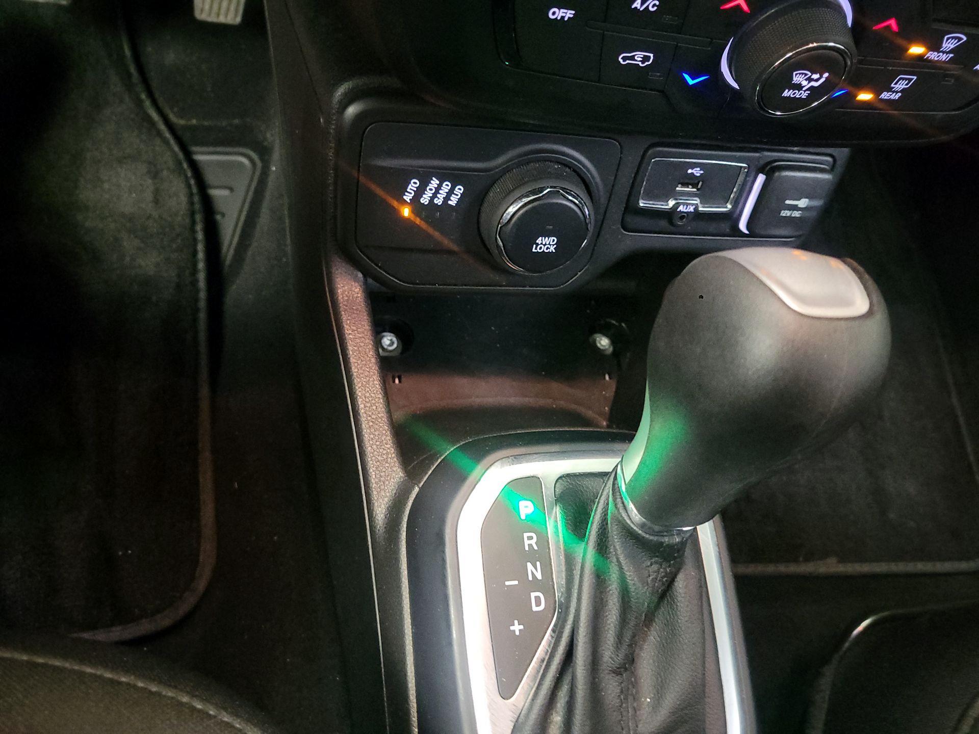 Thumbnail: 2018 Jeep Renegade - 17