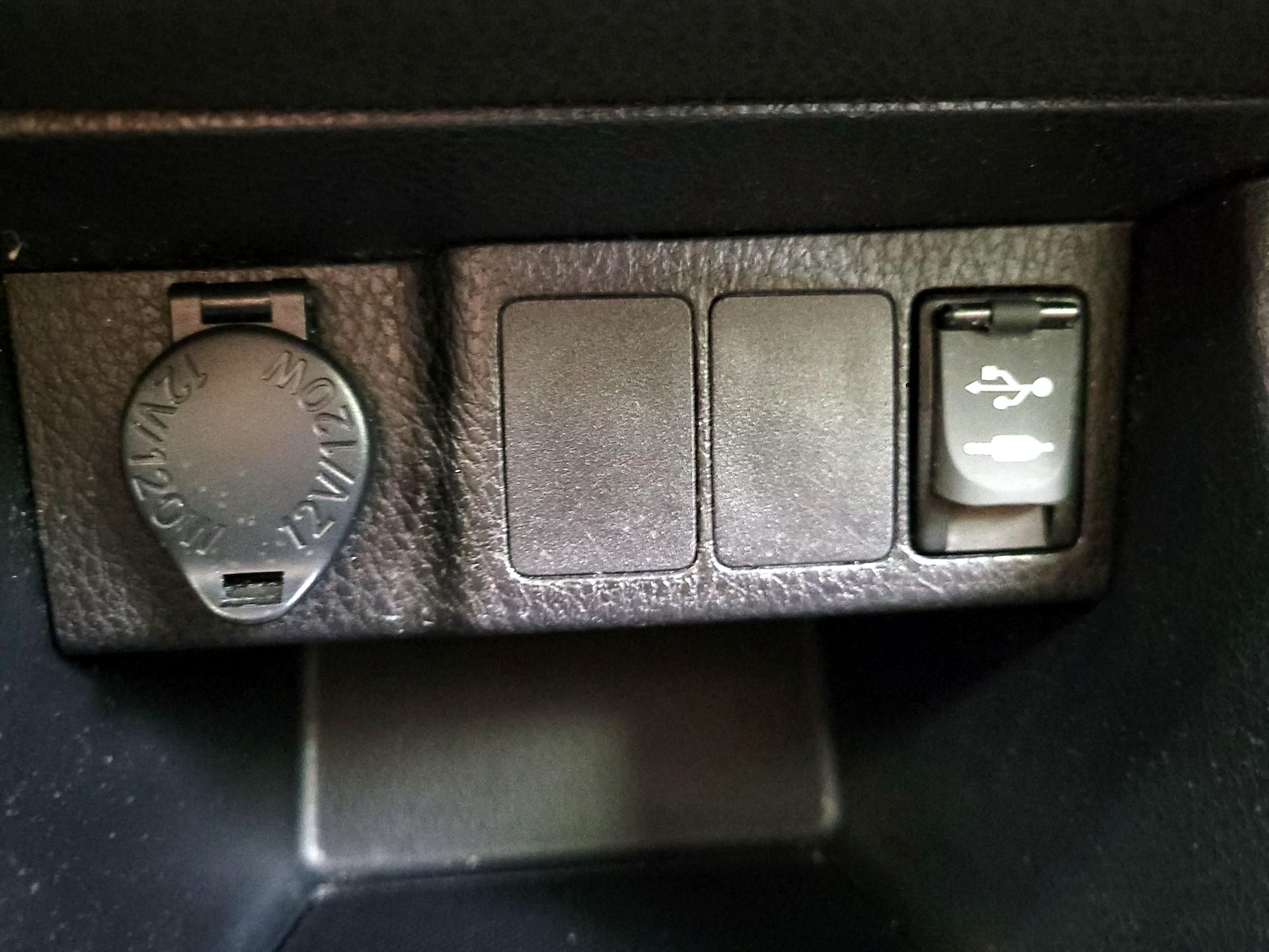 Thumbnail: 2018 Toyota Corolla - 18