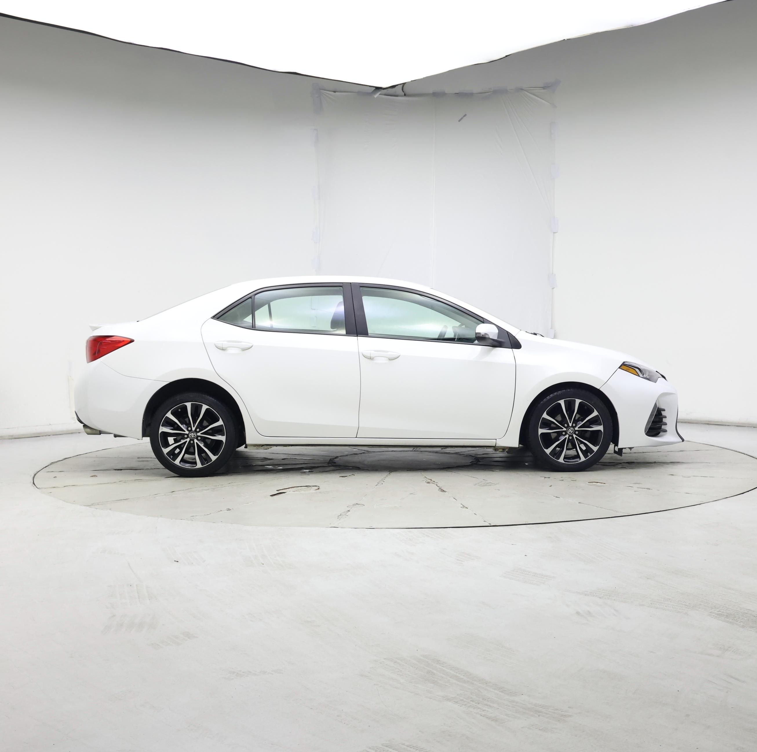 Thumbnail: 2018 Toyota Corolla - 7