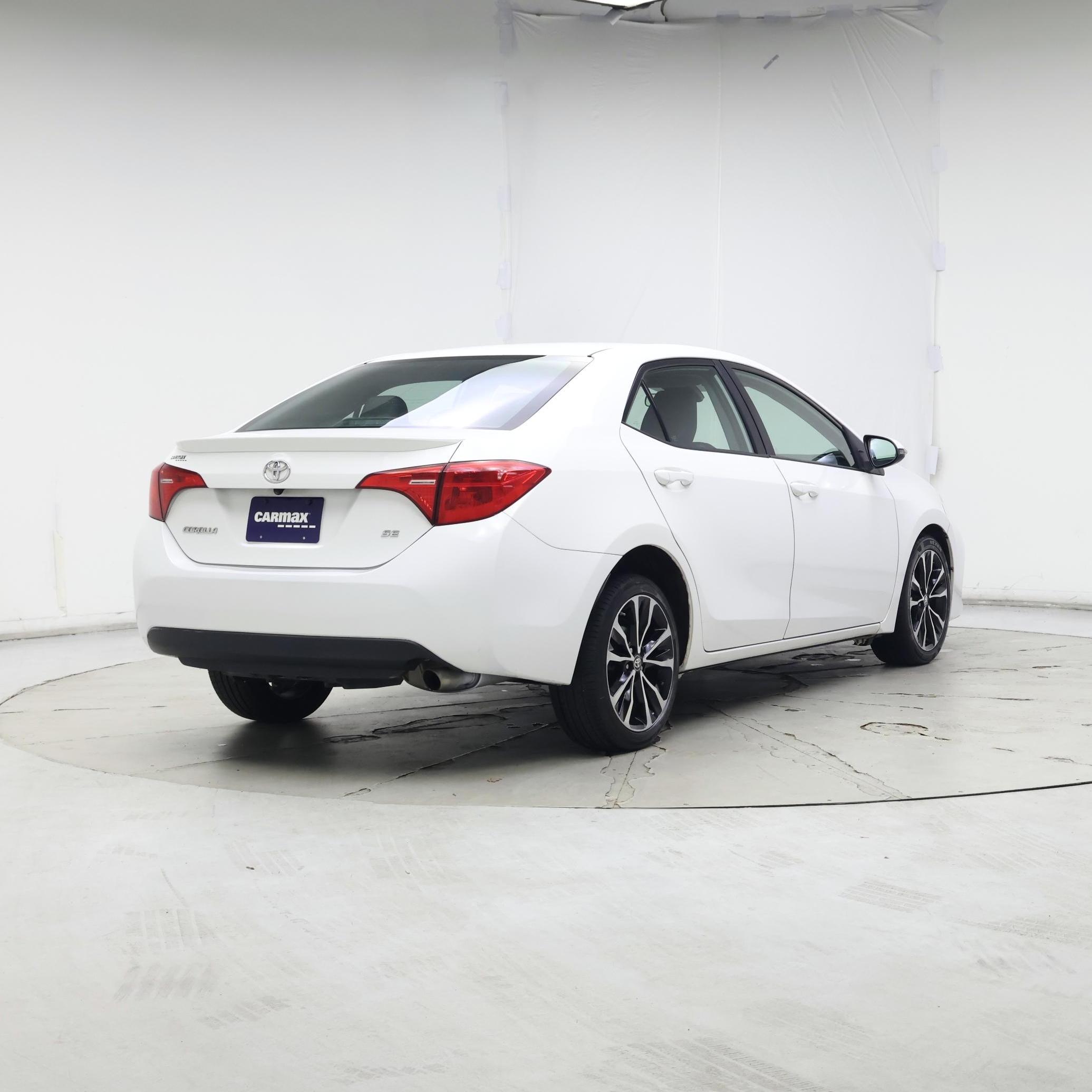 Thumbnail: 2018 Toyota Corolla - 8