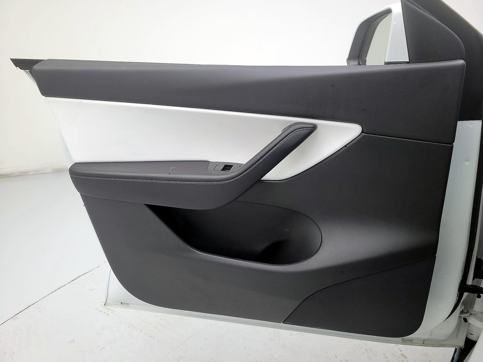 Thumbnail: 2021 Tesla Model Y - 10