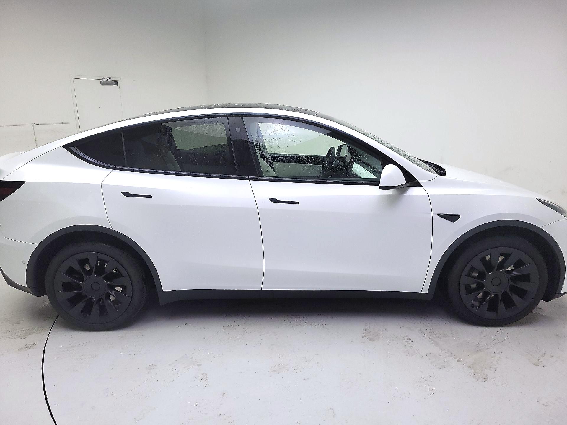 Thumbnail: 2021 Tesla Model Y - 4