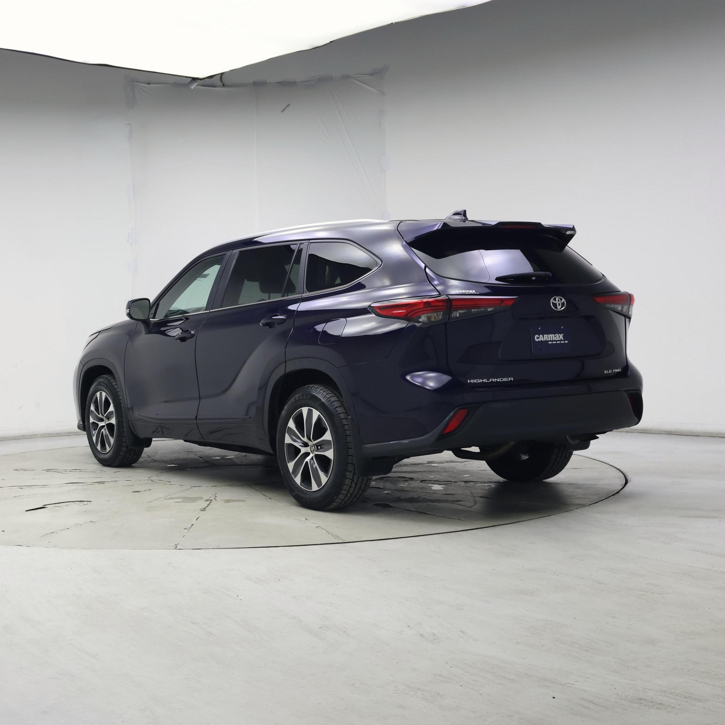 Thumbnail: 2023 Toyota Highlander - 2