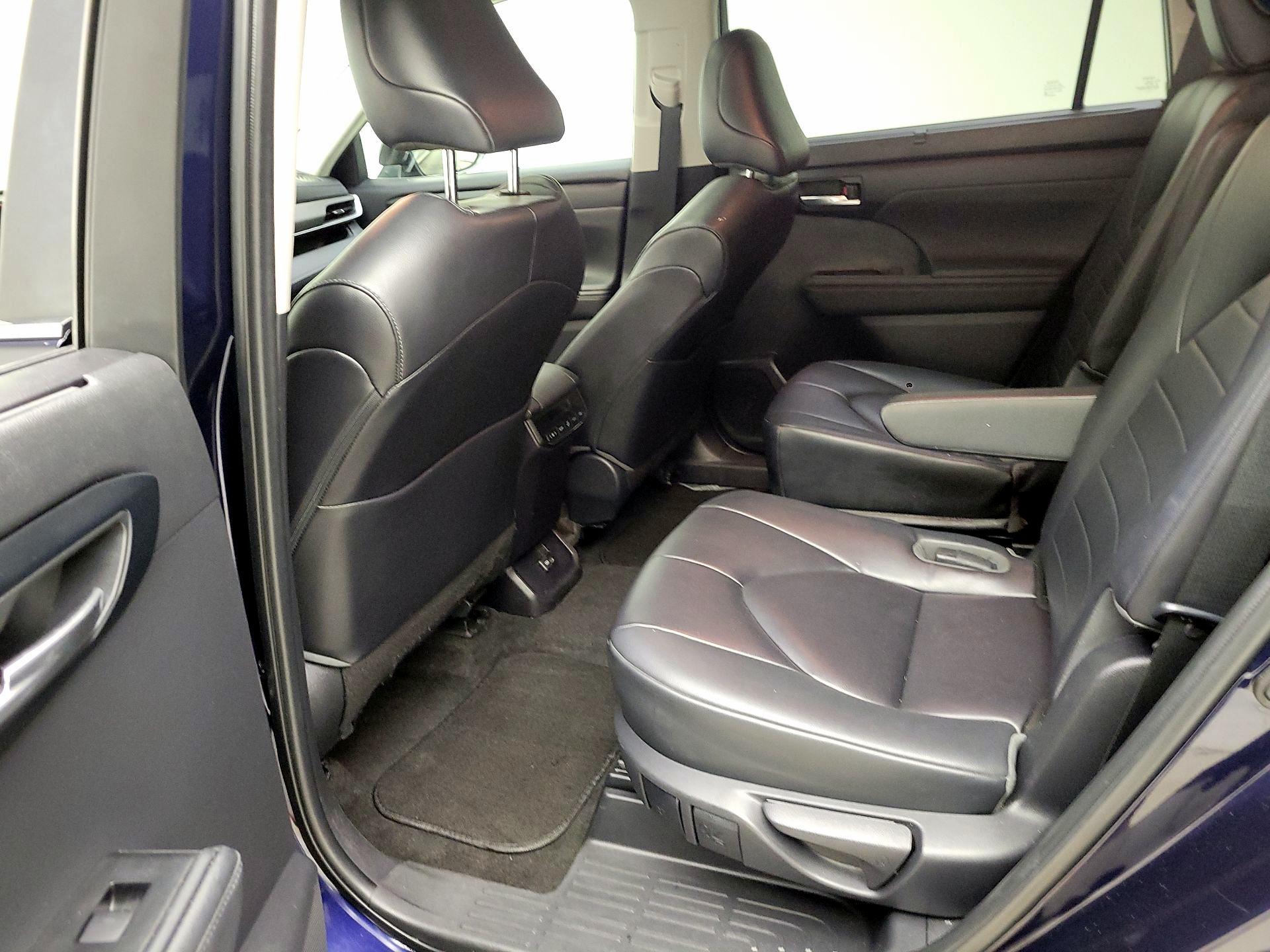 Thumbnail: 2023 Toyota Highlander - 19