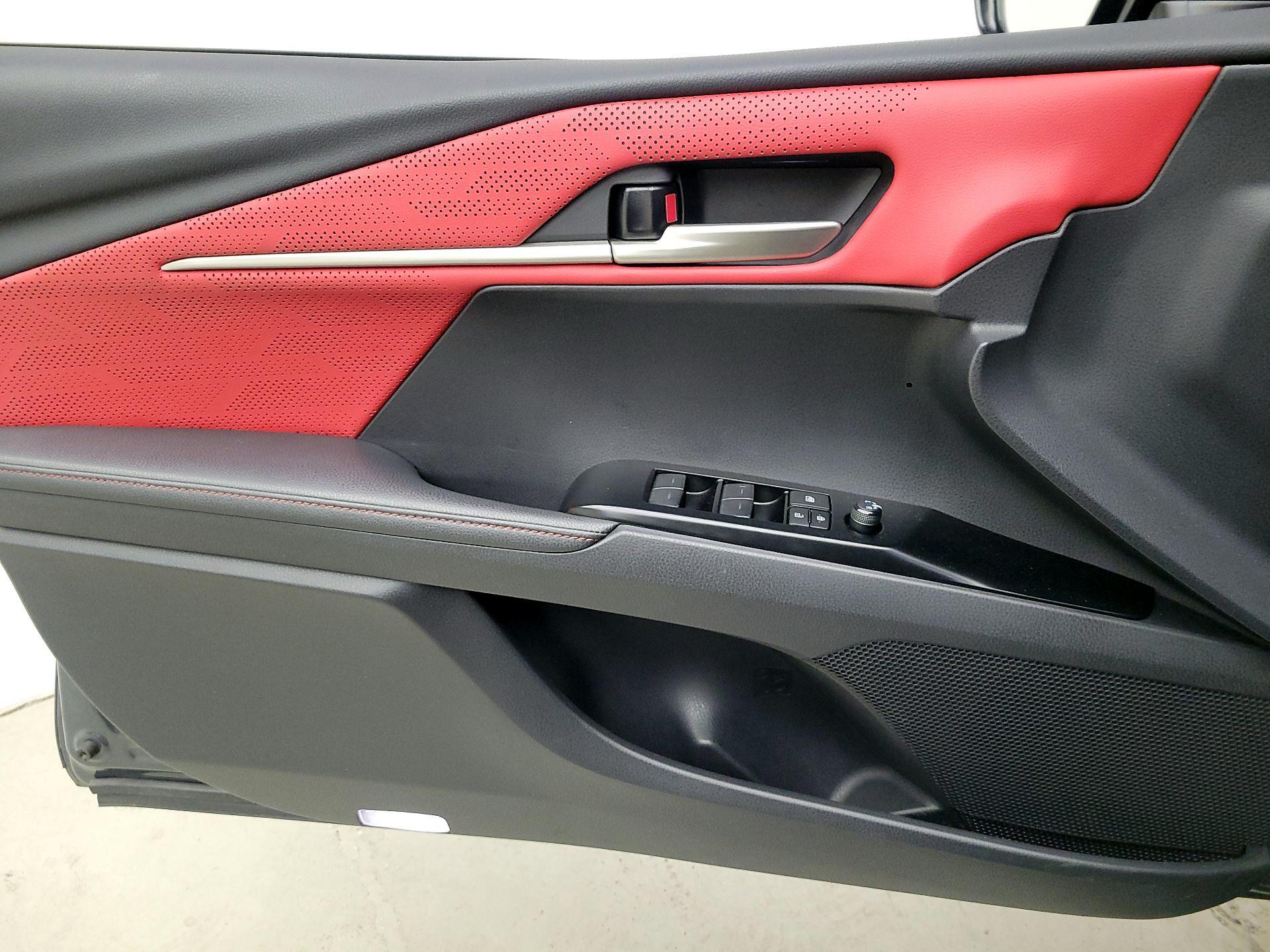 Thumbnail: 2025 Toyota Camry - 12