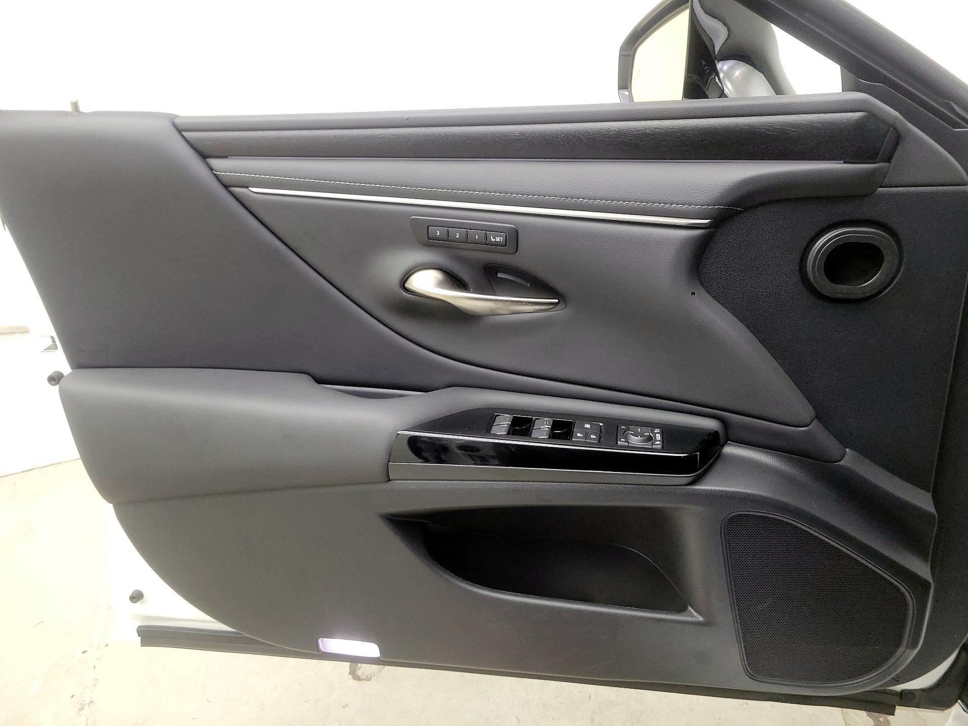 Thumbnail: 2024 Lexus ES - 12