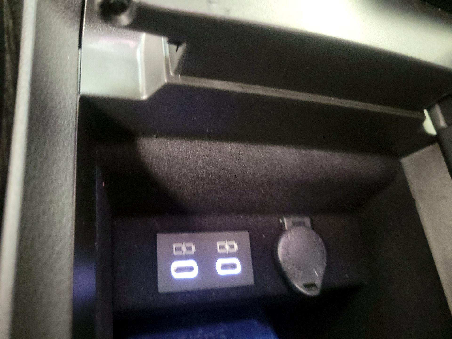 Thumbnail: 2024 Lexus ES - 18