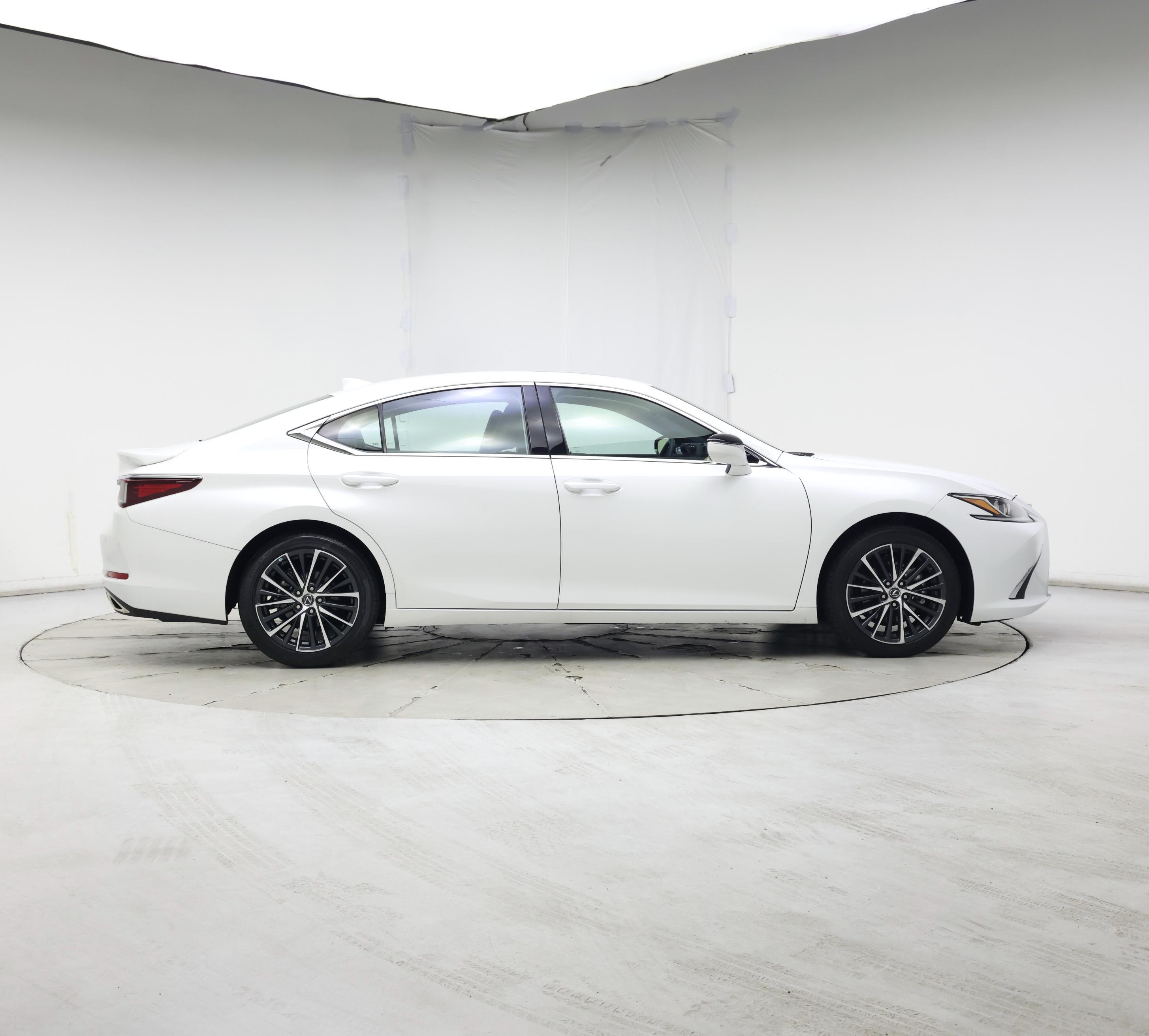 Thumbnail: 2024 Lexus ES - 7