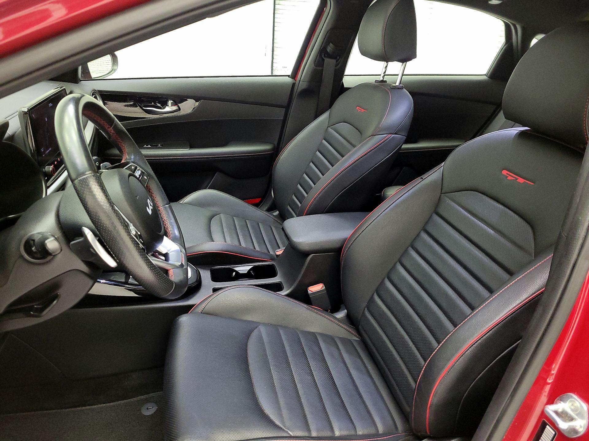 Thumbnail: 2022 Kia Forte - 9