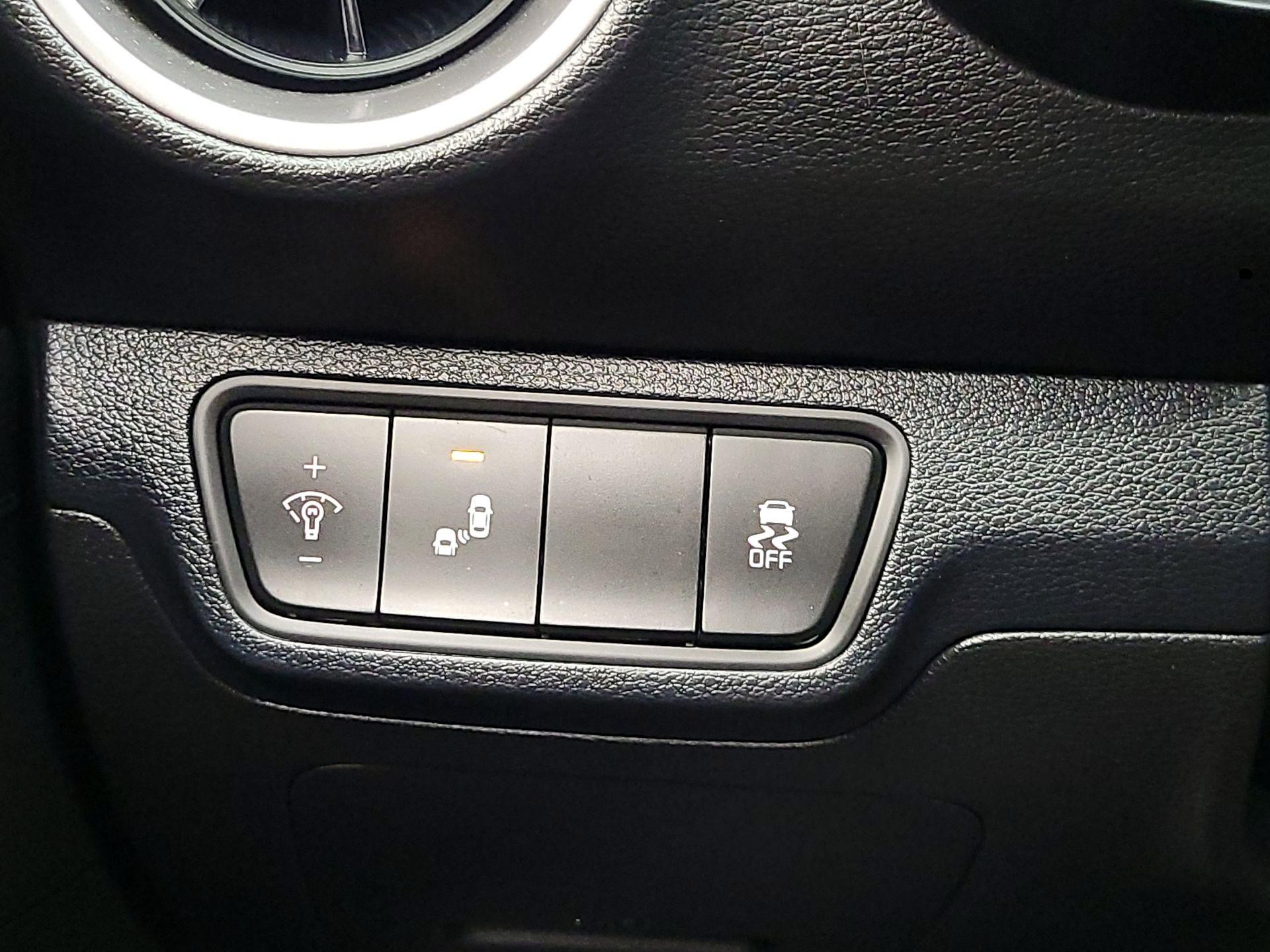 Thumbnail: 2022 Kia Forte - 11