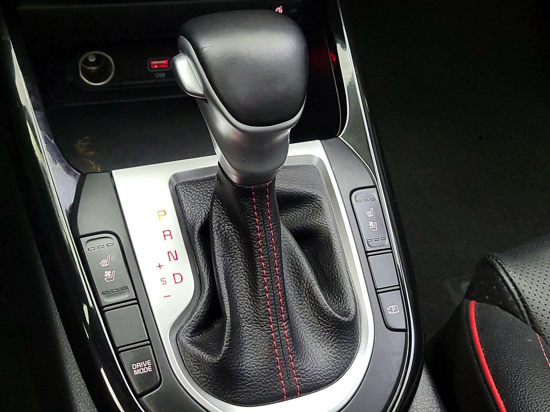 Thumbnail: 2022 Kia Forte - 16