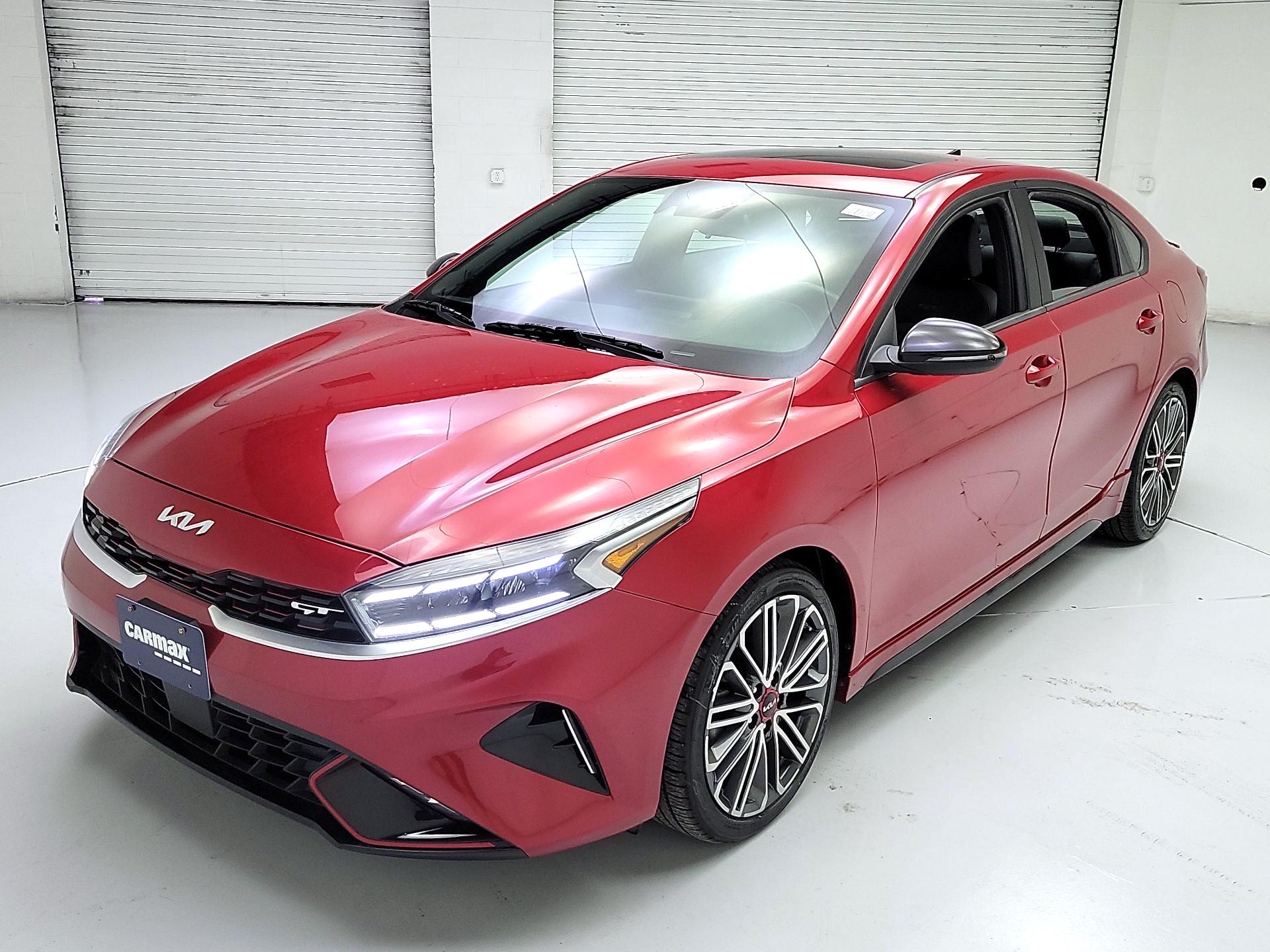 Thumbnail: 2022 Kia Forte - 3
