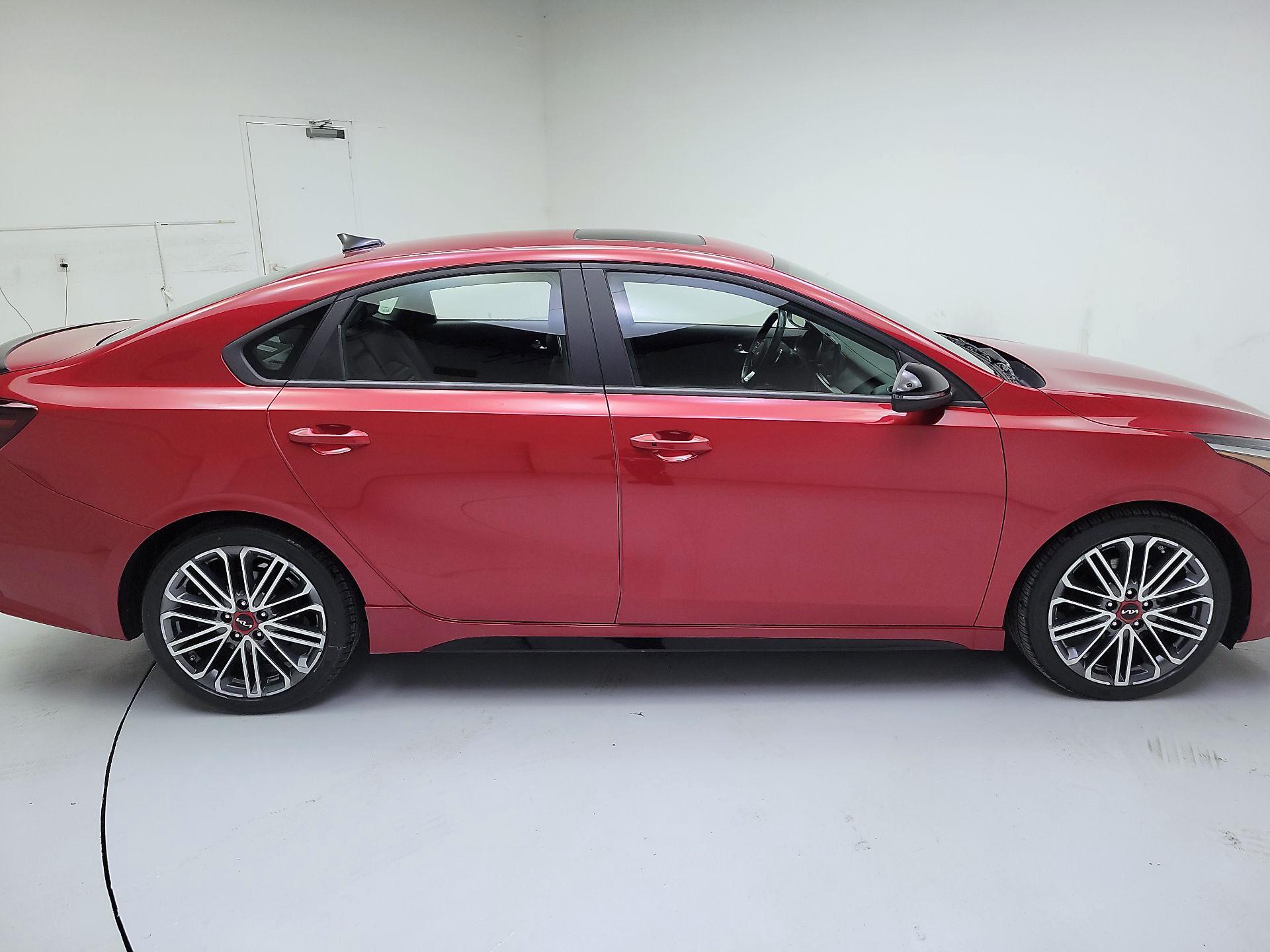 Thumbnail: 2022 Kia Forte - 4