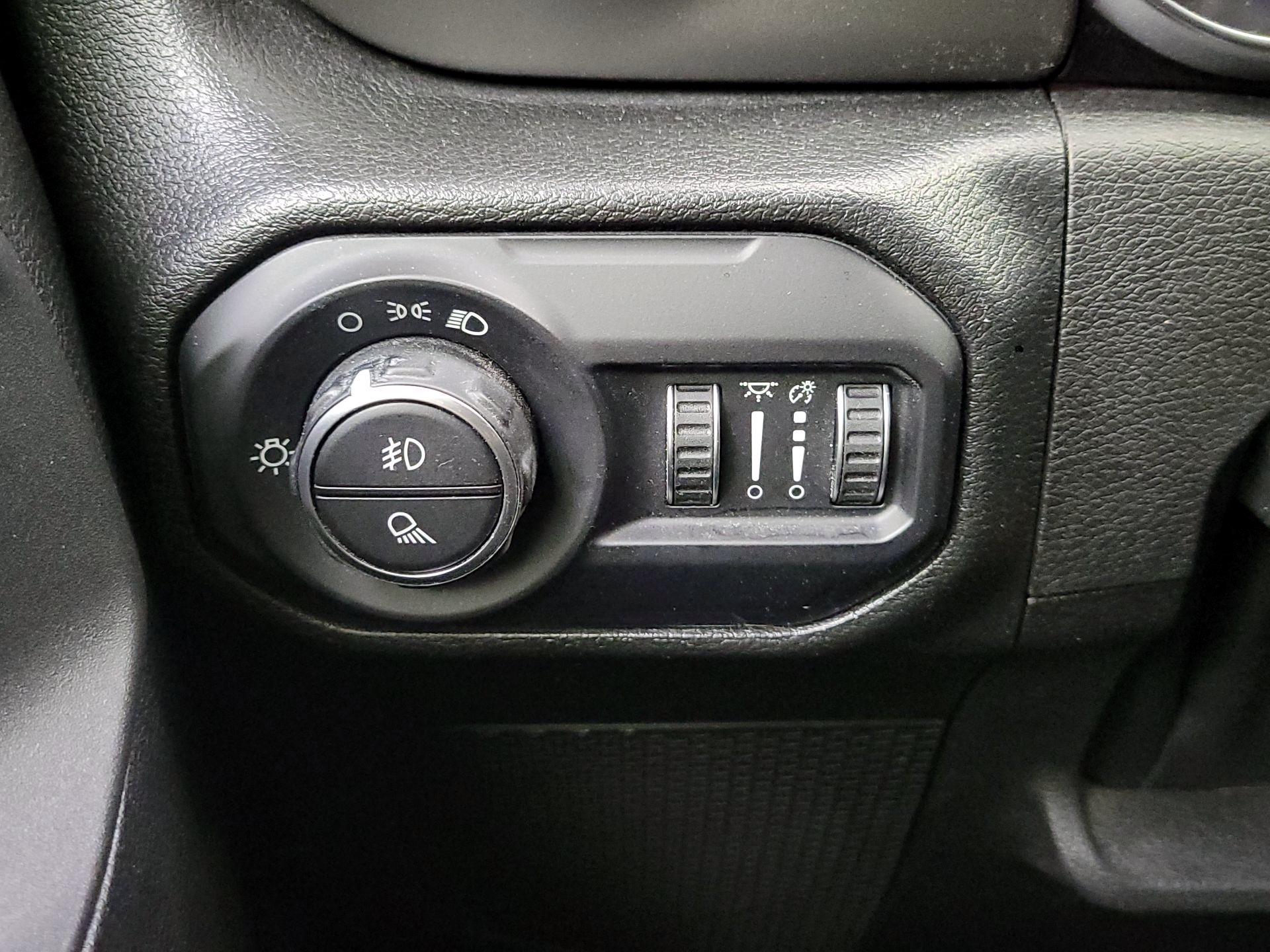 Thumbnail: 2022 Jeep Gladiator - 13