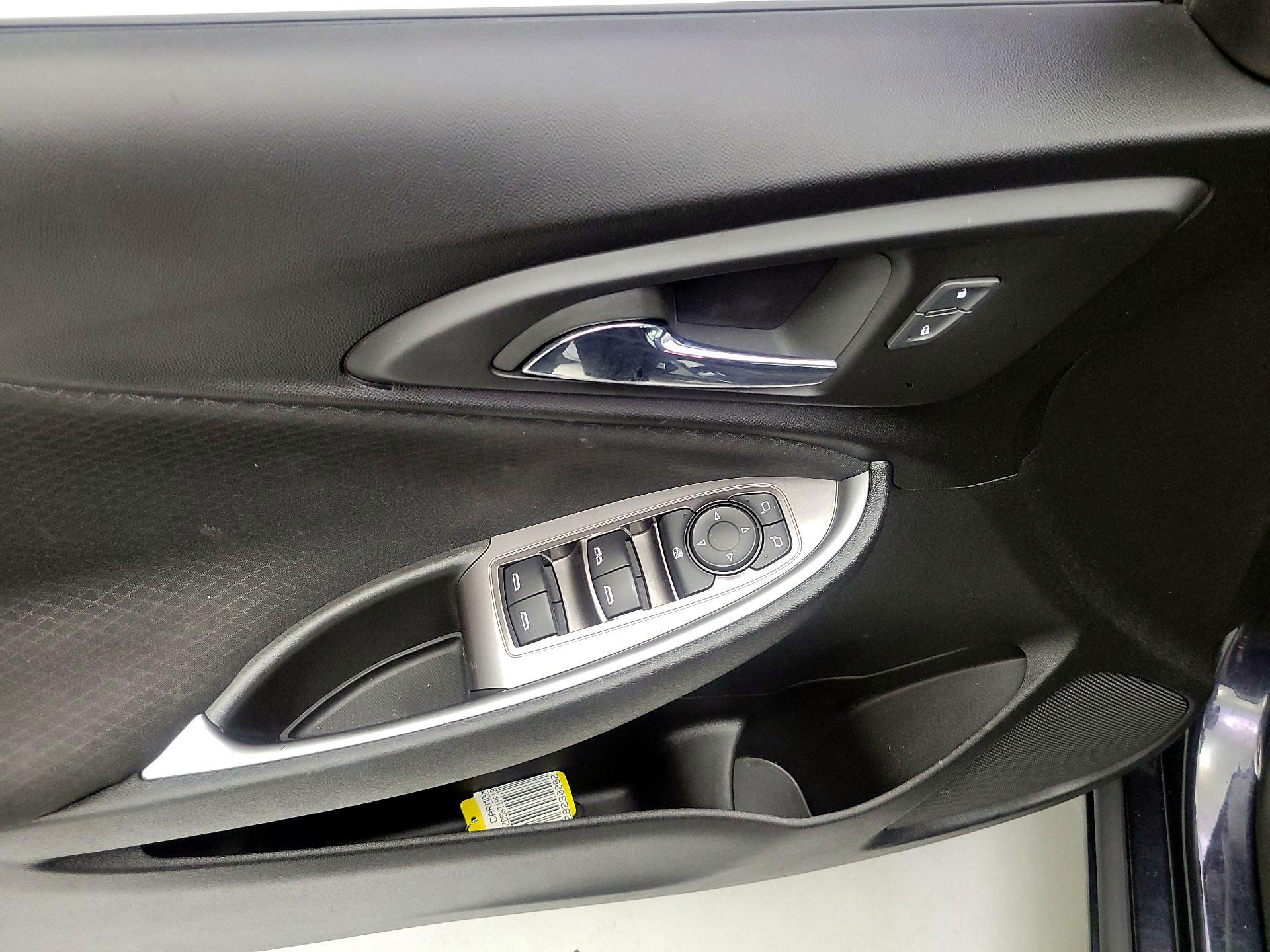 Thumbnail: 2023 Chevrolet Malibu - 10