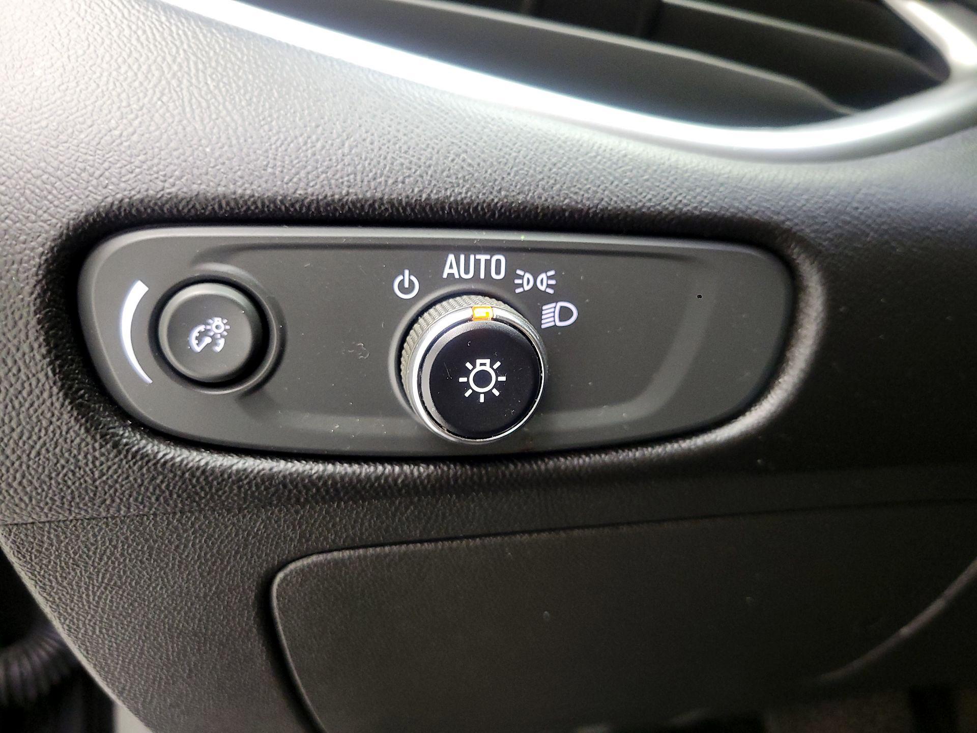 Thumbnail: 2023 Chevrolet Malibu - 11