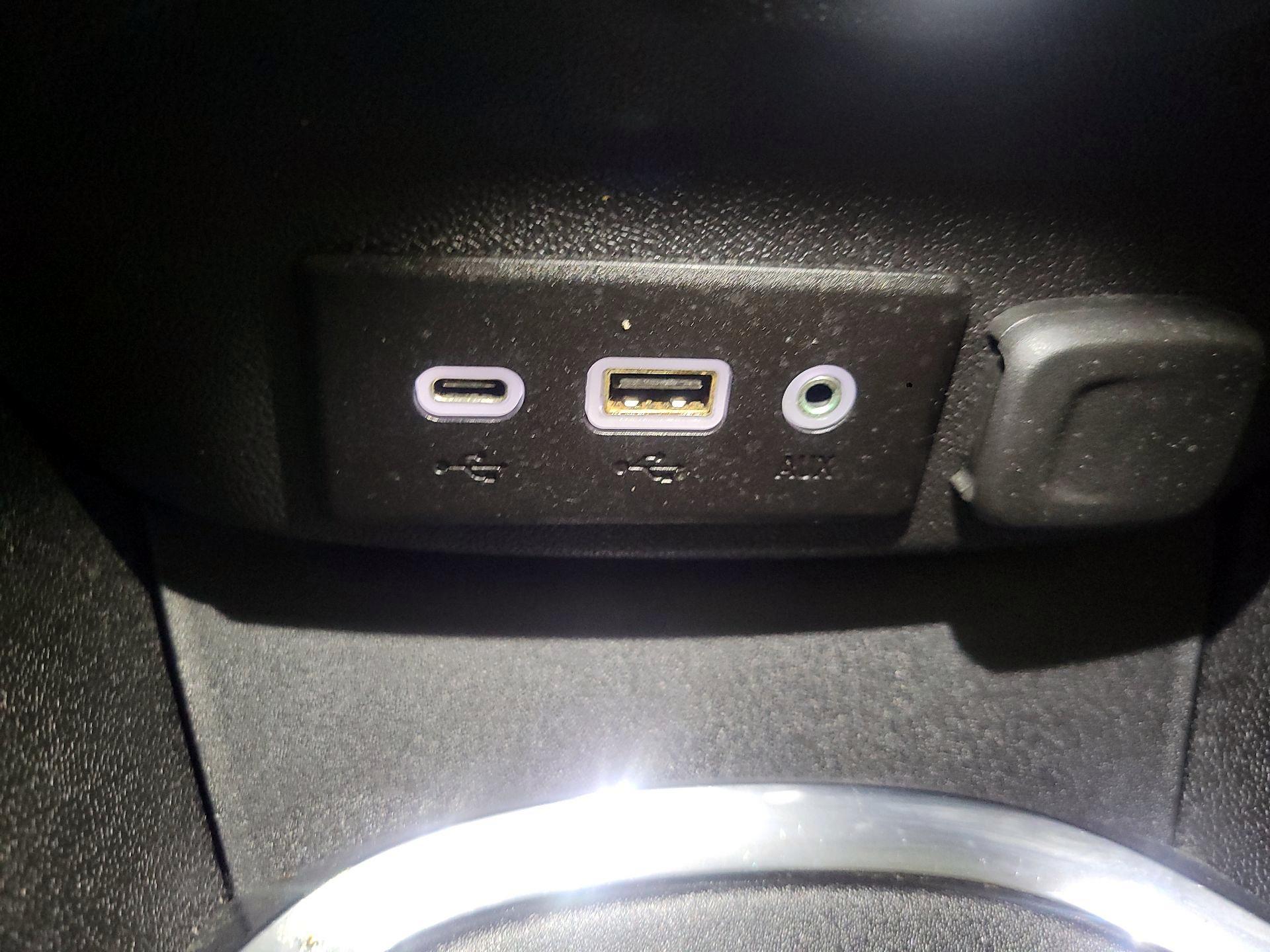 Thumbnail: 2023 Chevrolet Malibu - 16