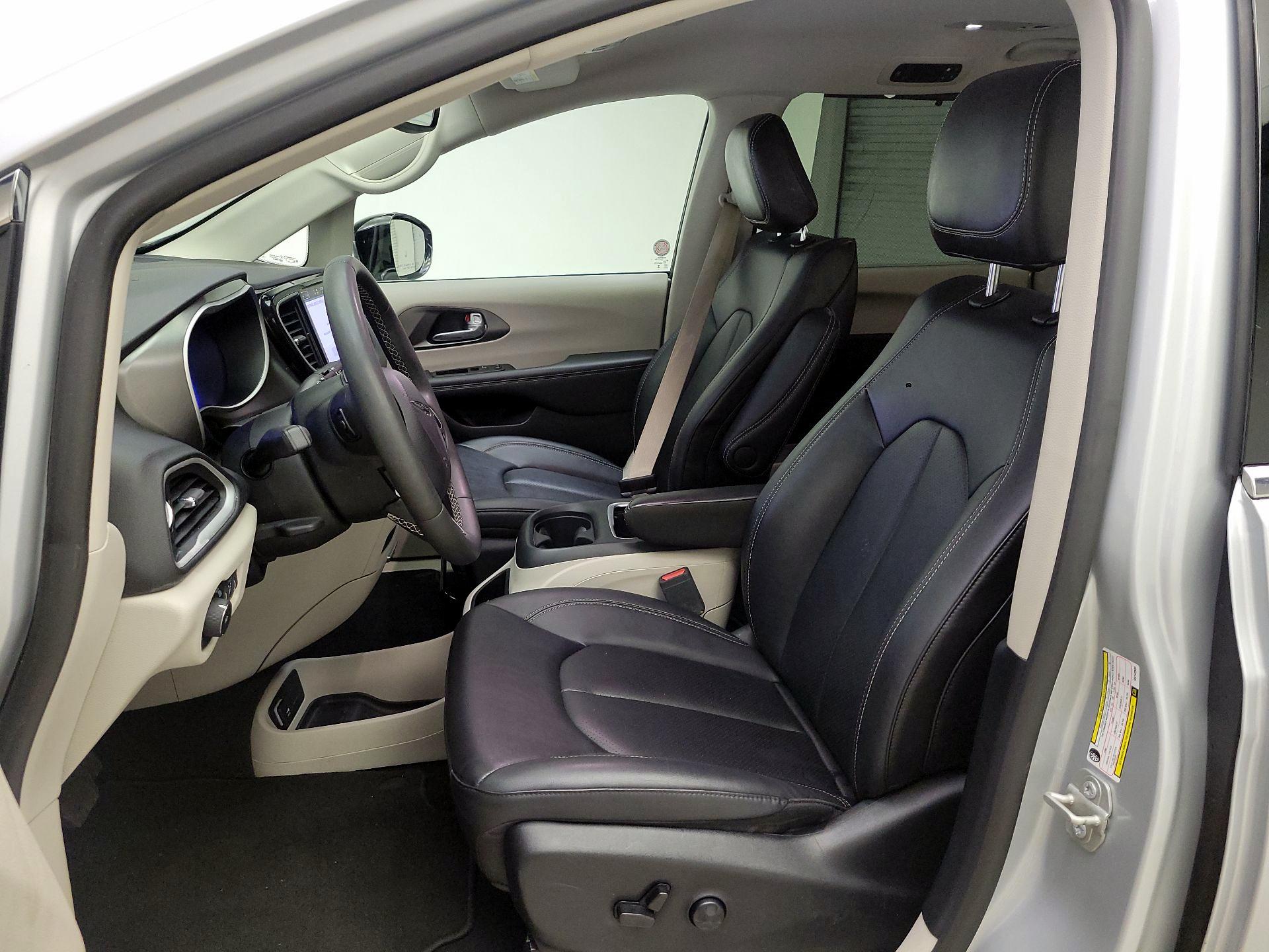 Thumbnail: 2024 Chrysler Pacifica - 11