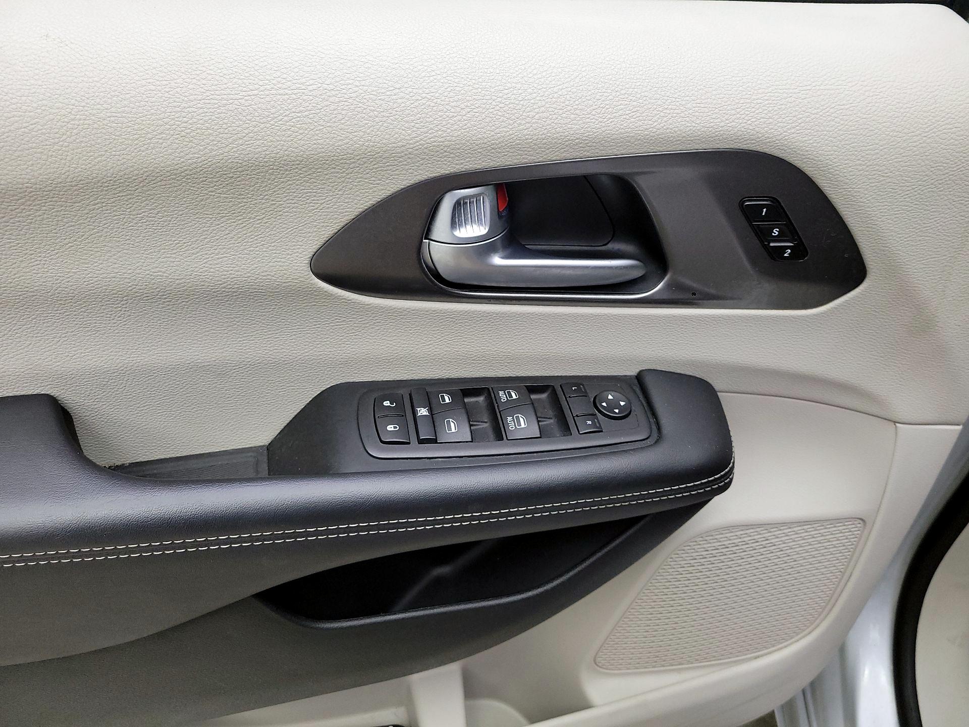 Thumbnail: 2024 Chrysler Pacifica - 12