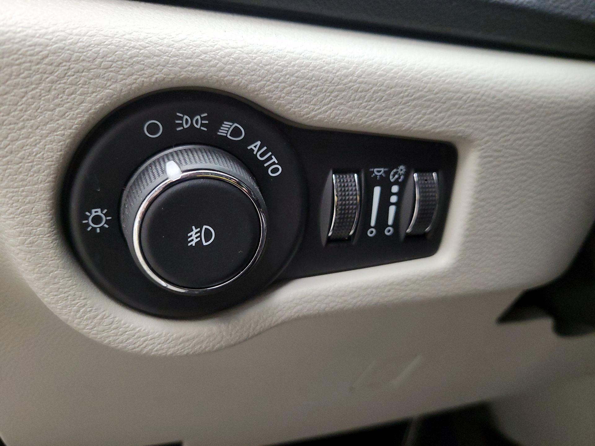 Thumbnail: 2024 Chrysler Pacifica - 13