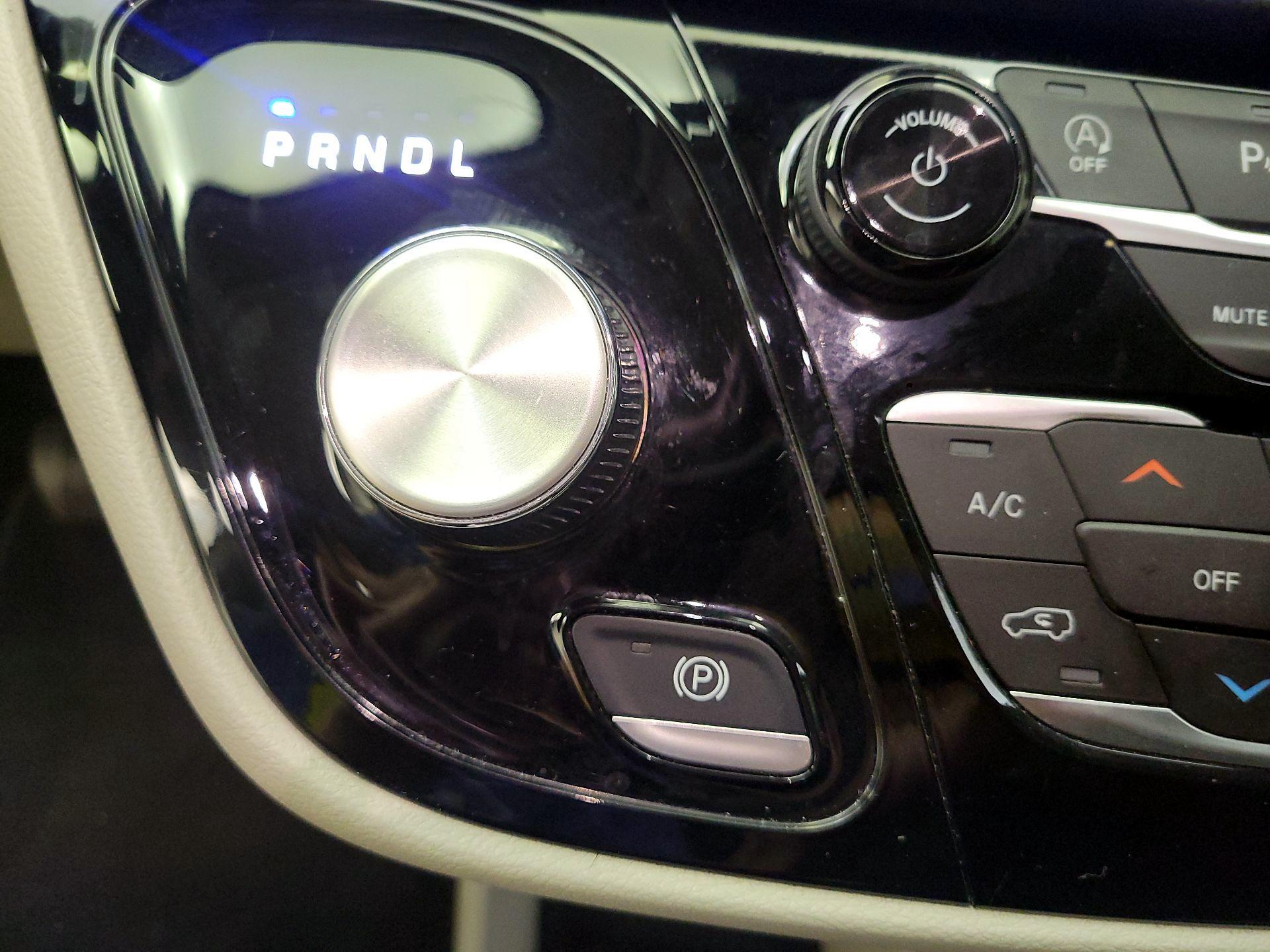 Thumbnail: 2024 Chrysler Pacifica - 17