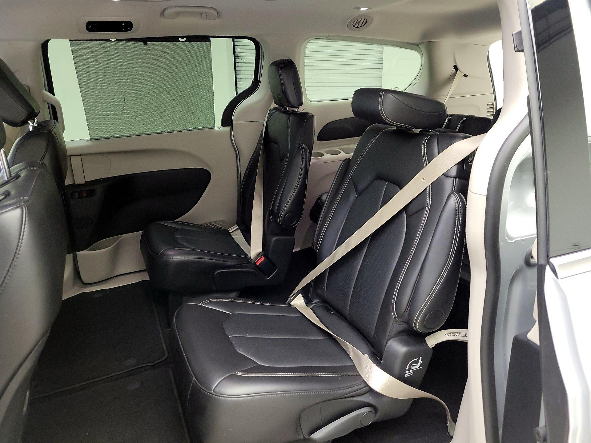 Thumbnail: 2024 Chrysler Pacifica - 19