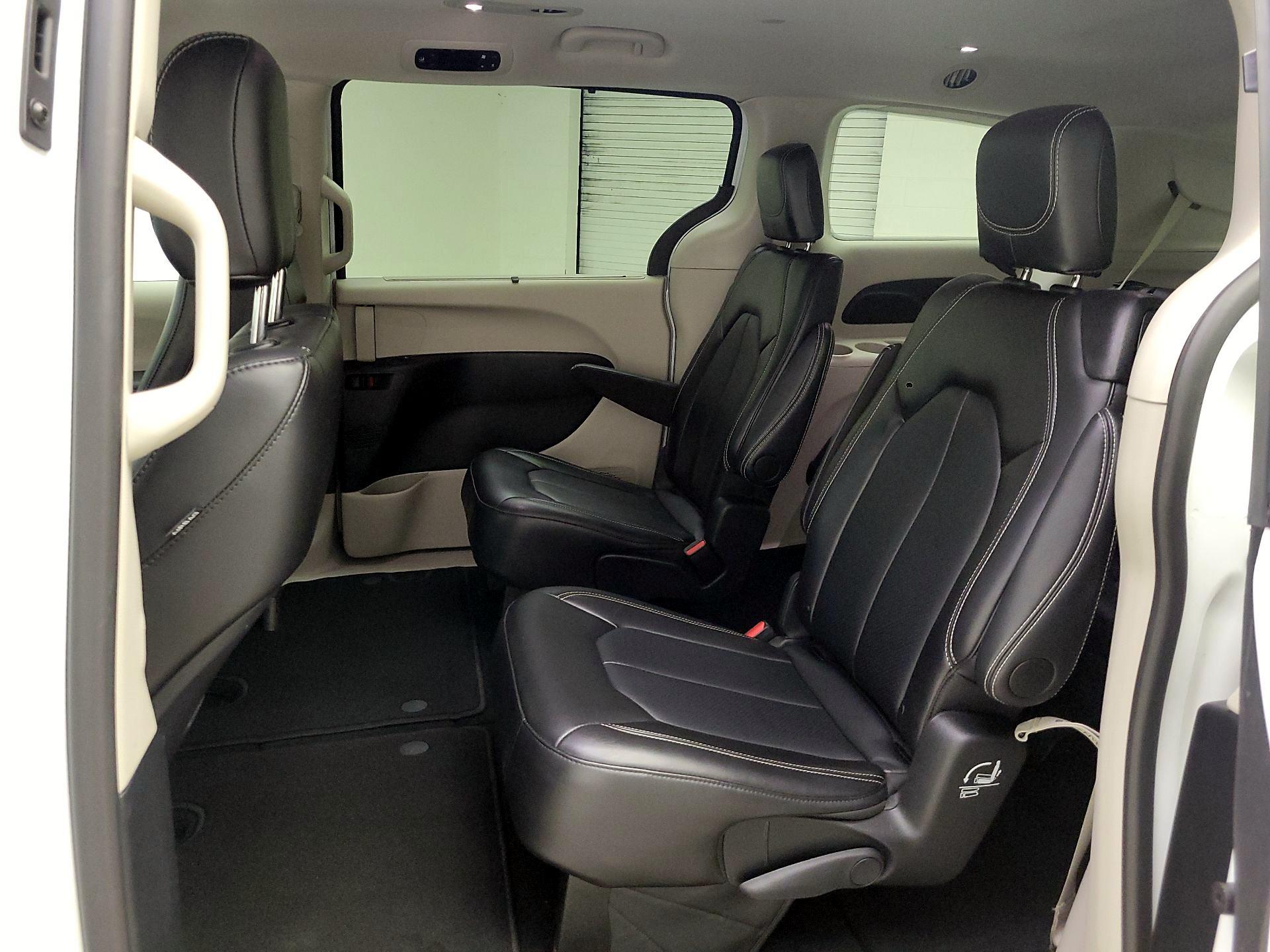 Thumbnail: 2024 Chrysler Pacifica - 19