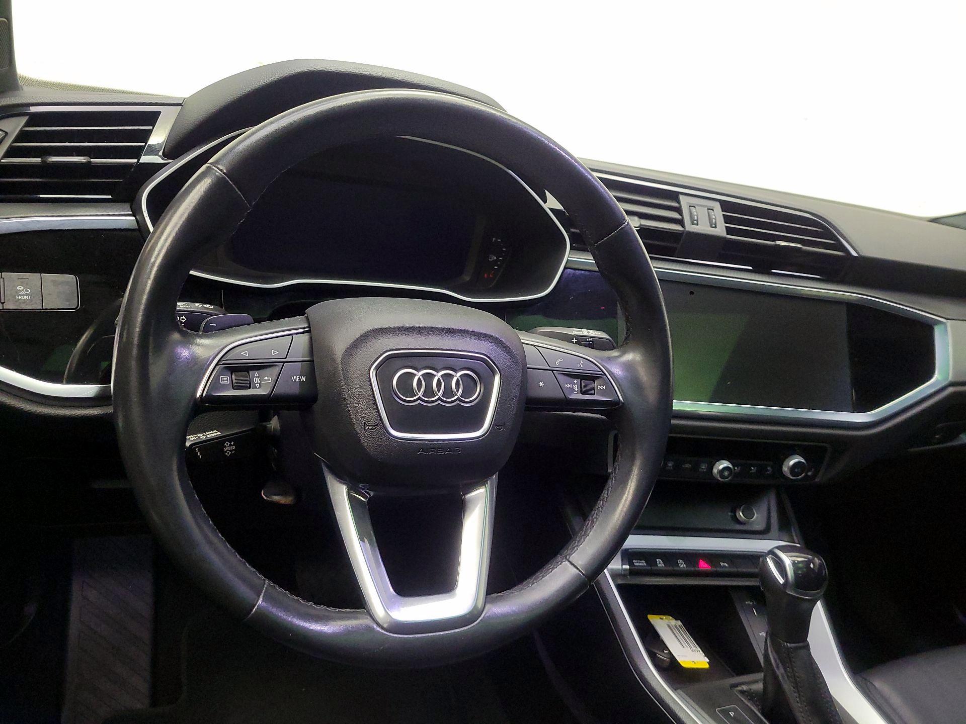 Thumbnail: 2023 Audi Q3 - 10