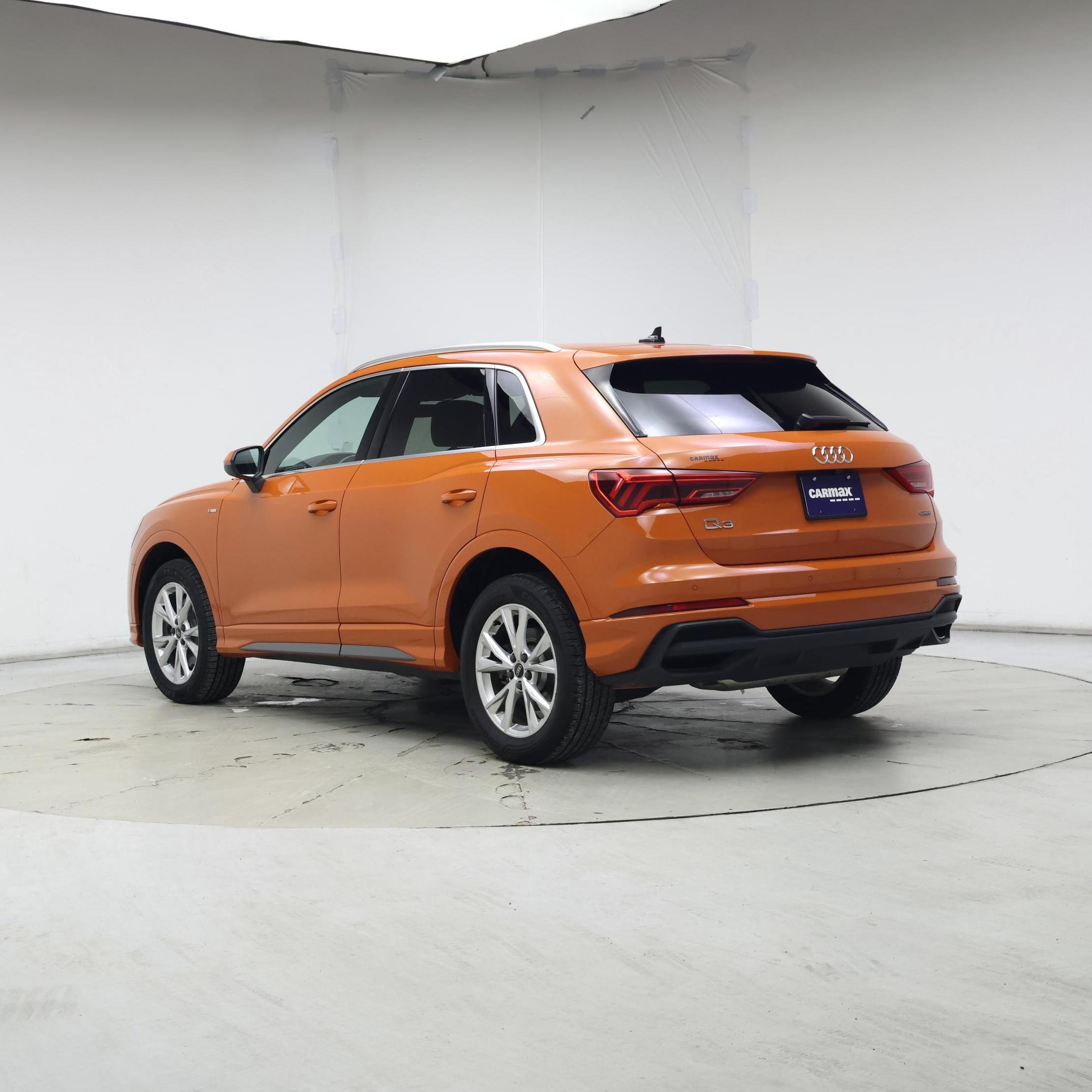 Thumbnail: 2023 Audi Q3 - 2