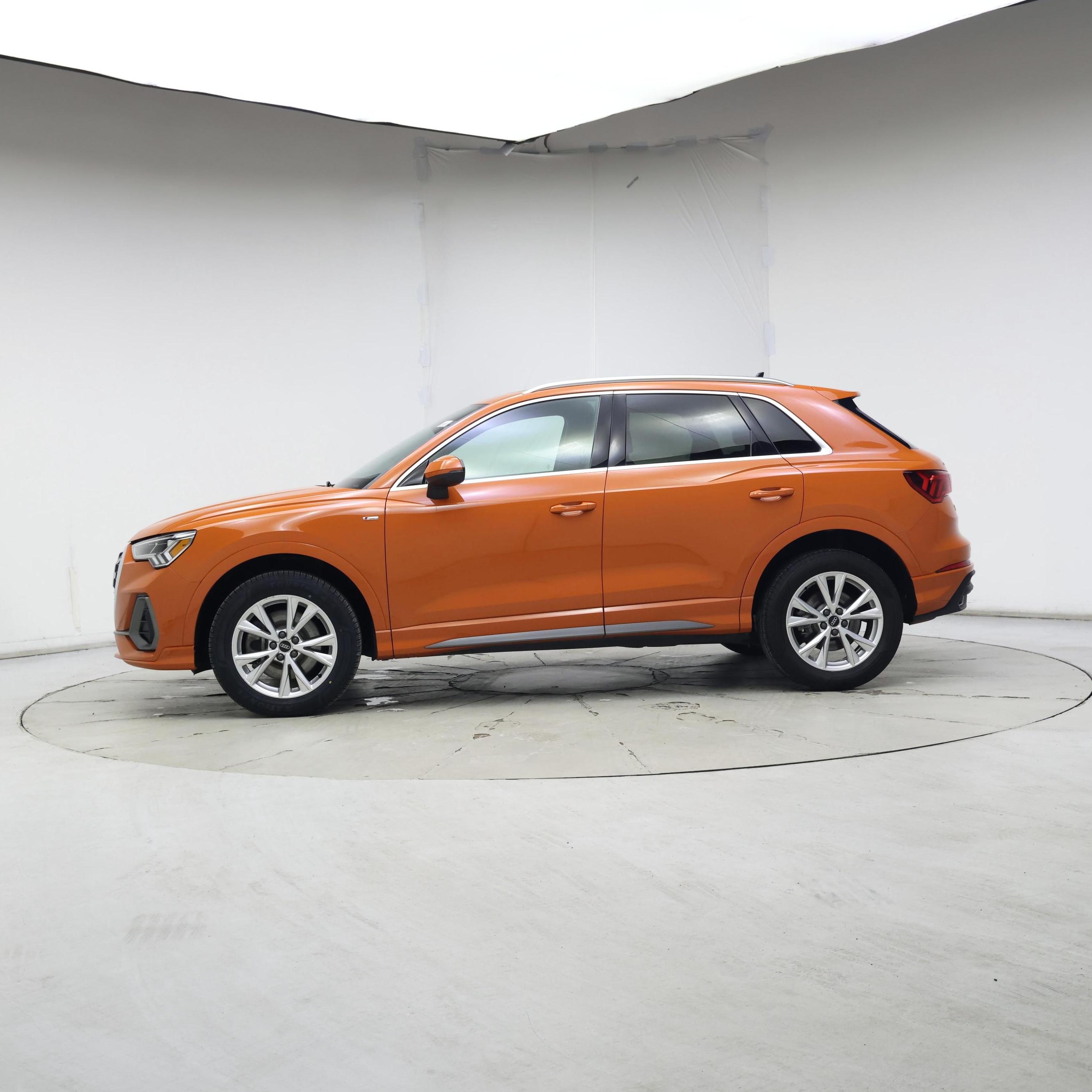 Thumbnail: 2023 Audi Q3 - 3