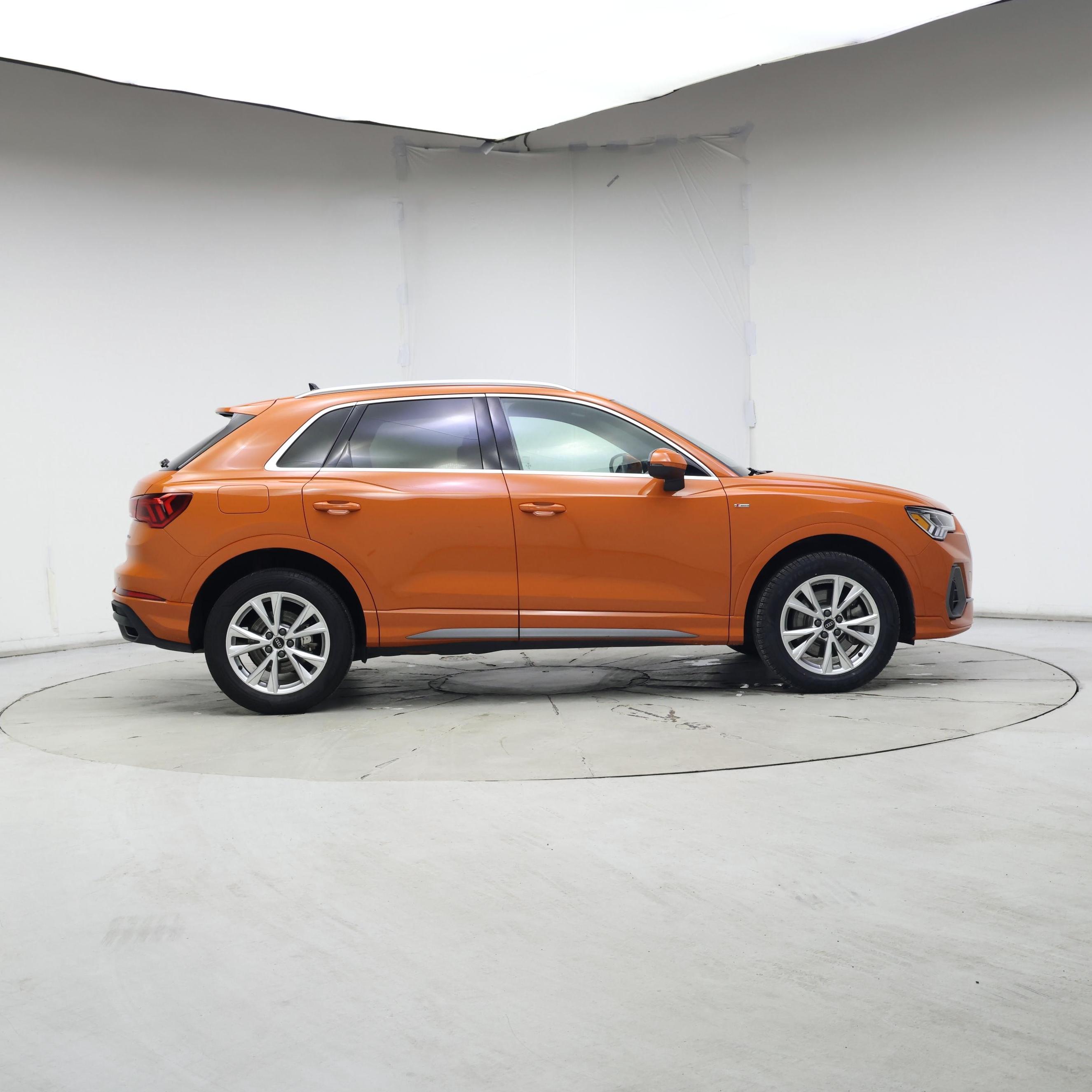 Thumbnail: 2023 Audi Q3 - 7