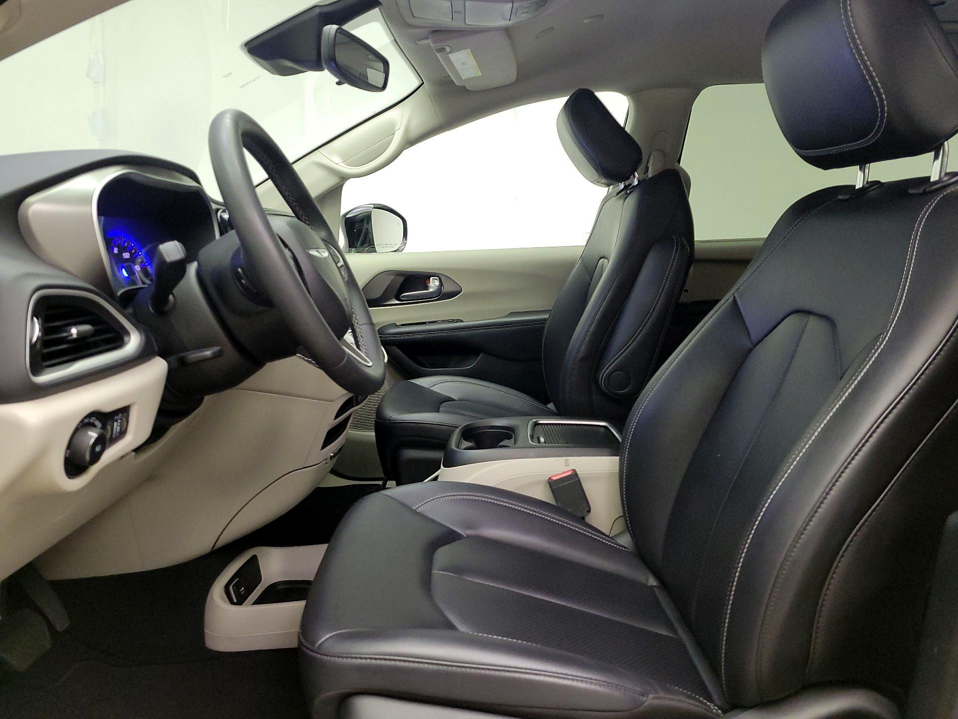 Thumbnail: 2024 Chrysler Pacifica - 11