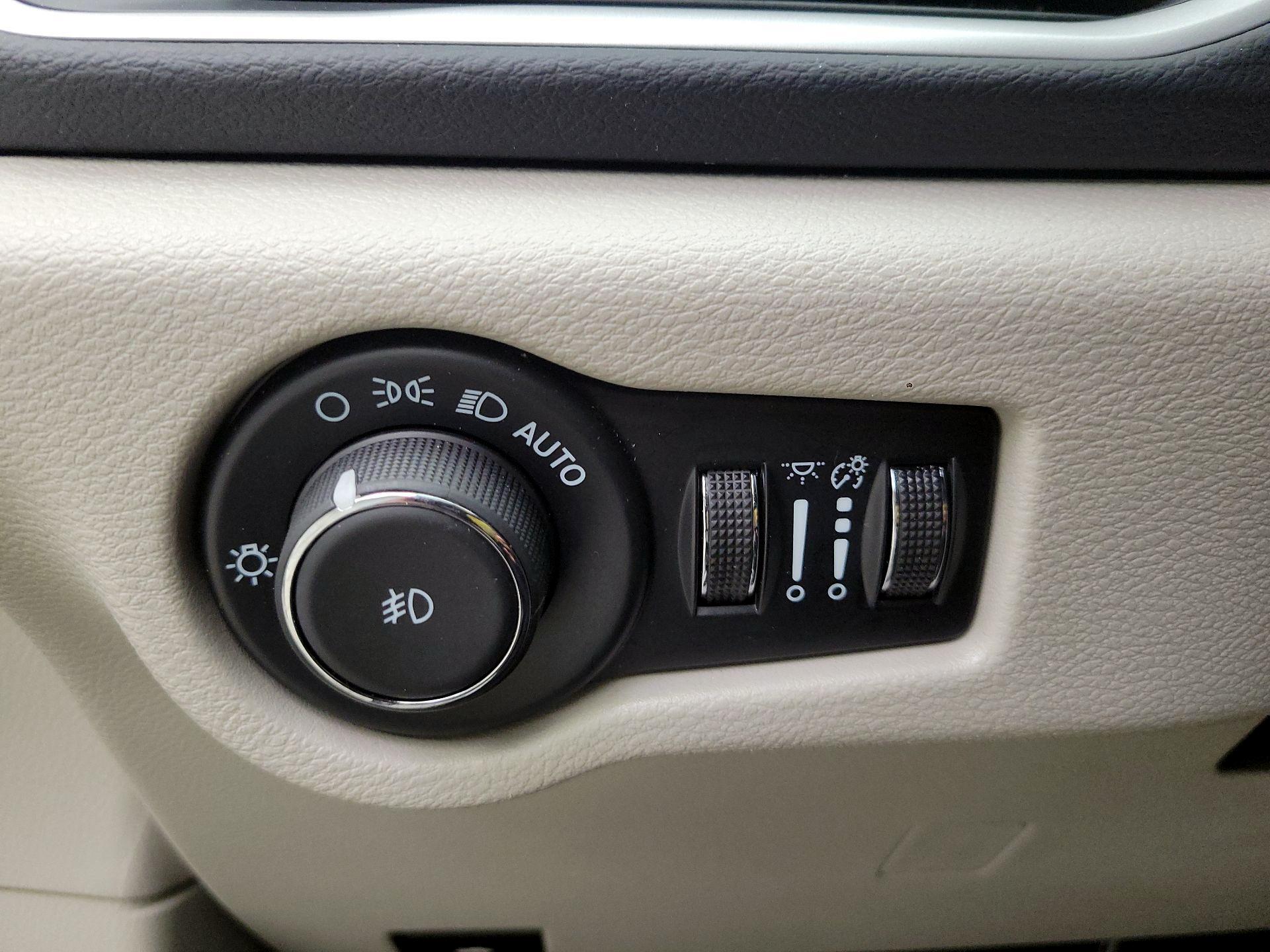 Thumbnail: 2024 Chrysler Pacifica - 13